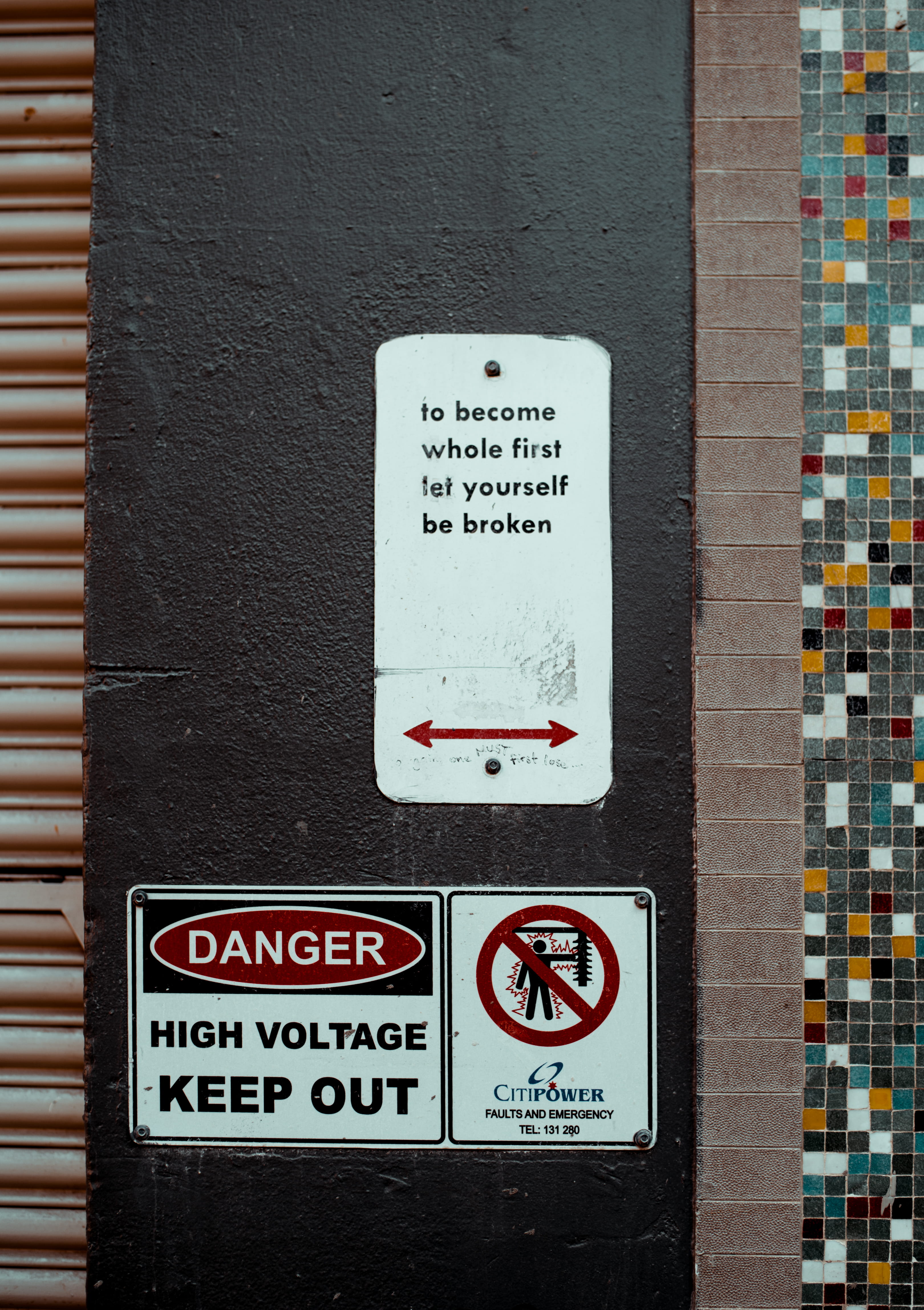 building exterior, brick, danger, sign, western script, metal, signage, architecture, become, 4K, day, wall - building feature, outdoors, built structure, Phone HD Wallpaper