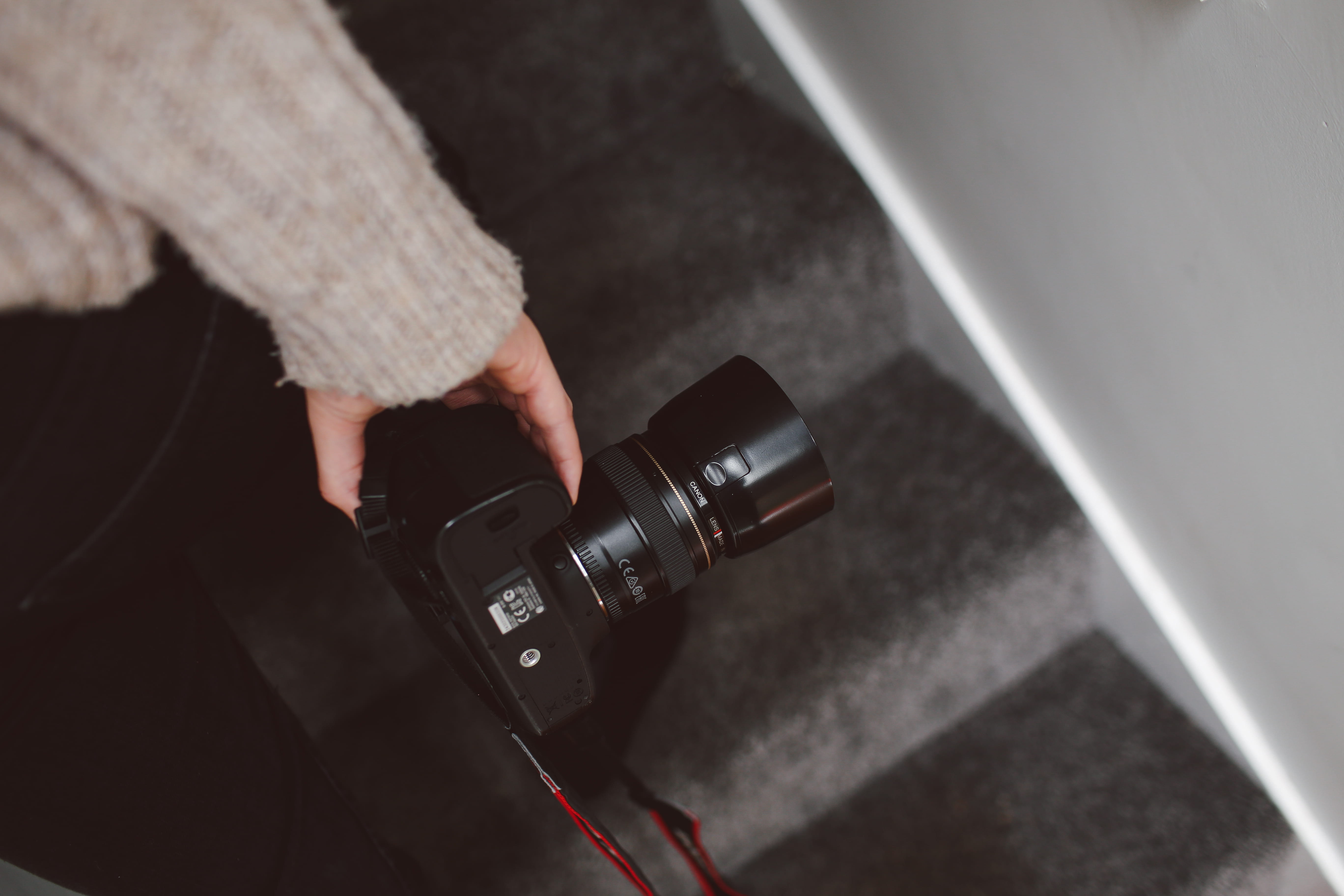 photo, body part, holding, canon, person, focus on foreground, dslr, stairs, occupation, inside, digital camera, indoors, photographic equipment, close-up, HD Wallpaper