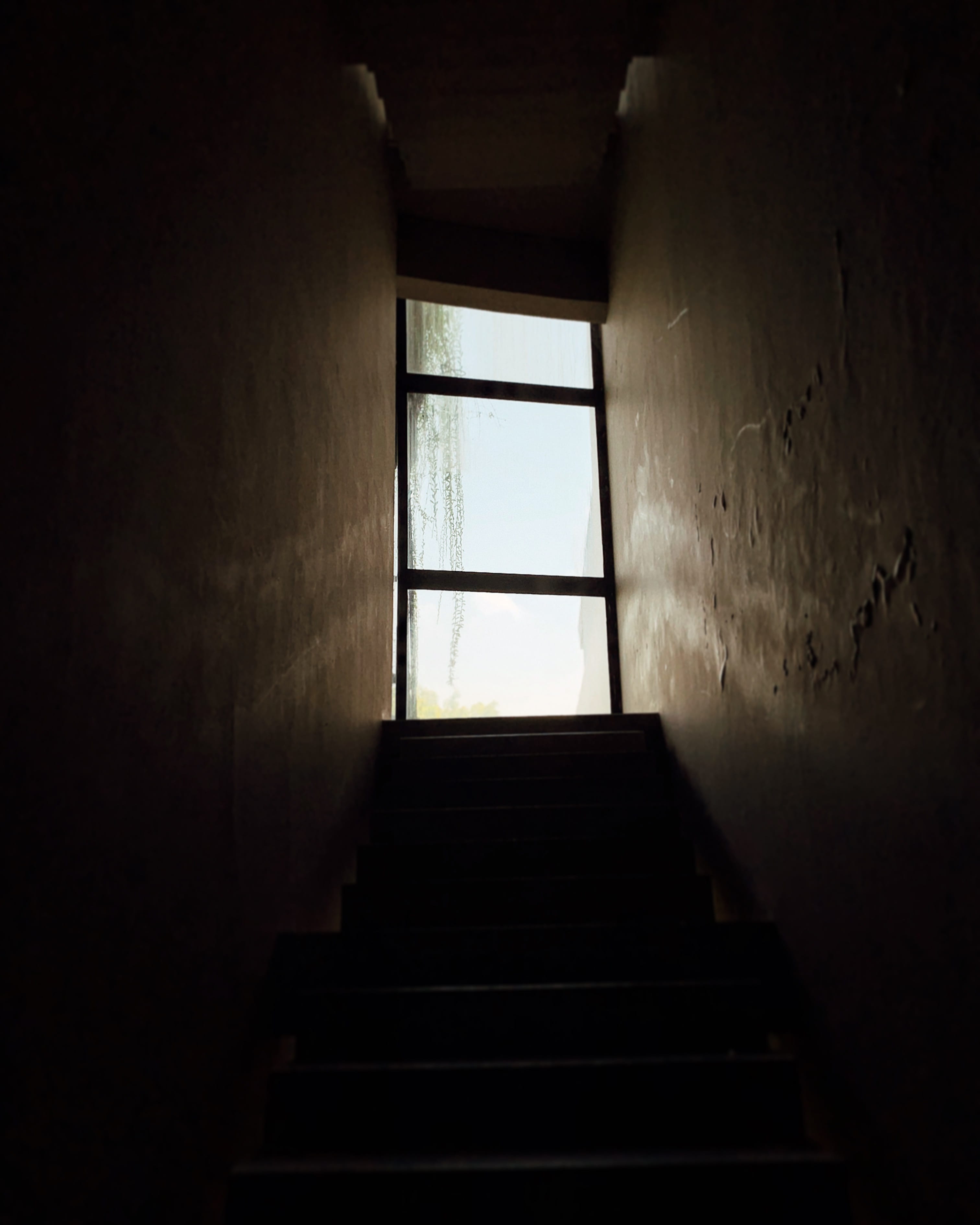 building, indoors, built structure, going, kebayoran baru, 2K, steps and staircases, wall - building feature, loft, handrail, jl. rajasa no.2, sunlight, Phone HD Wallpaper
