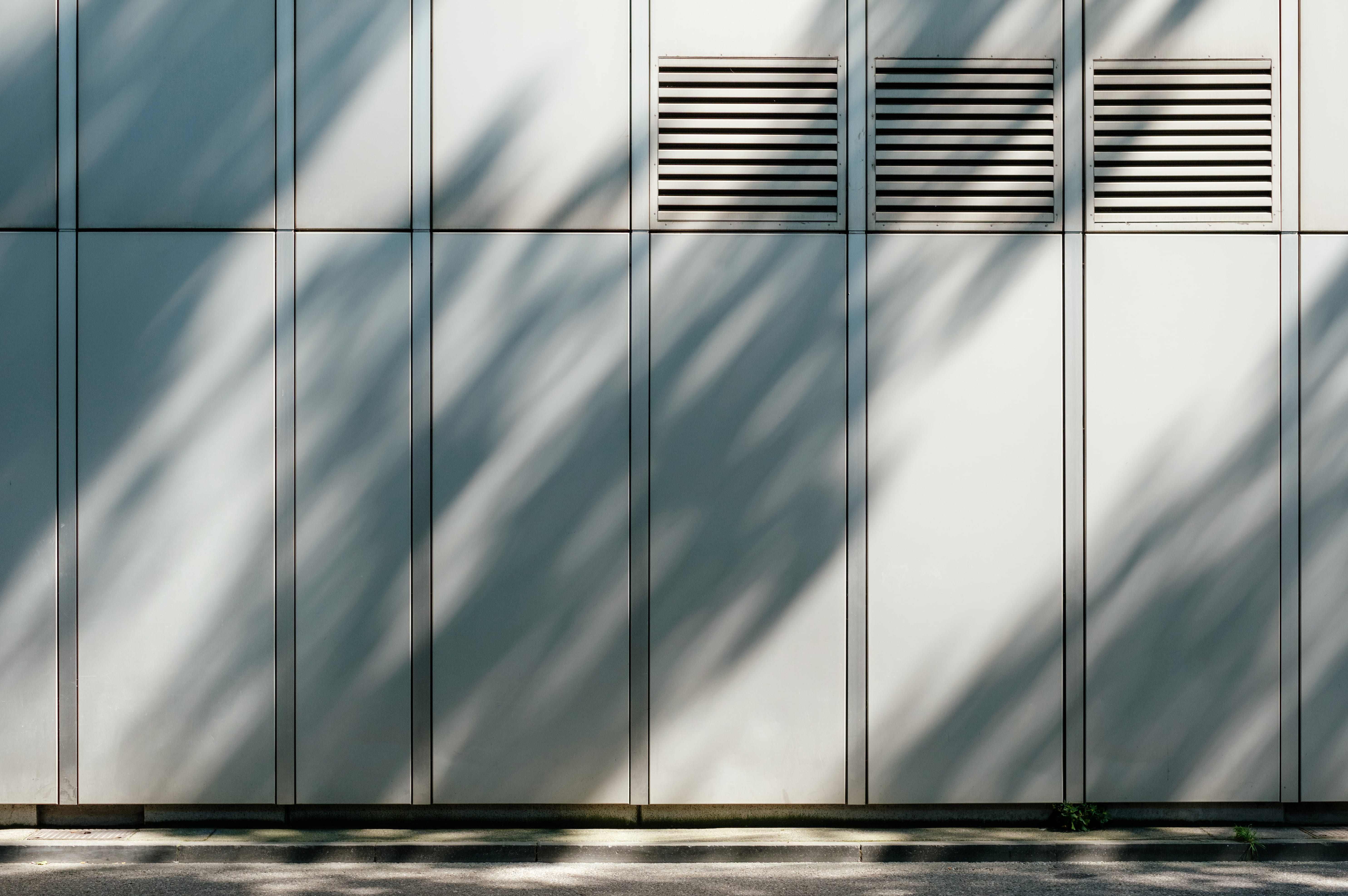 zürich, city, entrance, window, alloy, grey, shiny, lockers, striped, shadow, wall, architecture, urban, silver colored, background, tree, business, no people, HD Wallpaper