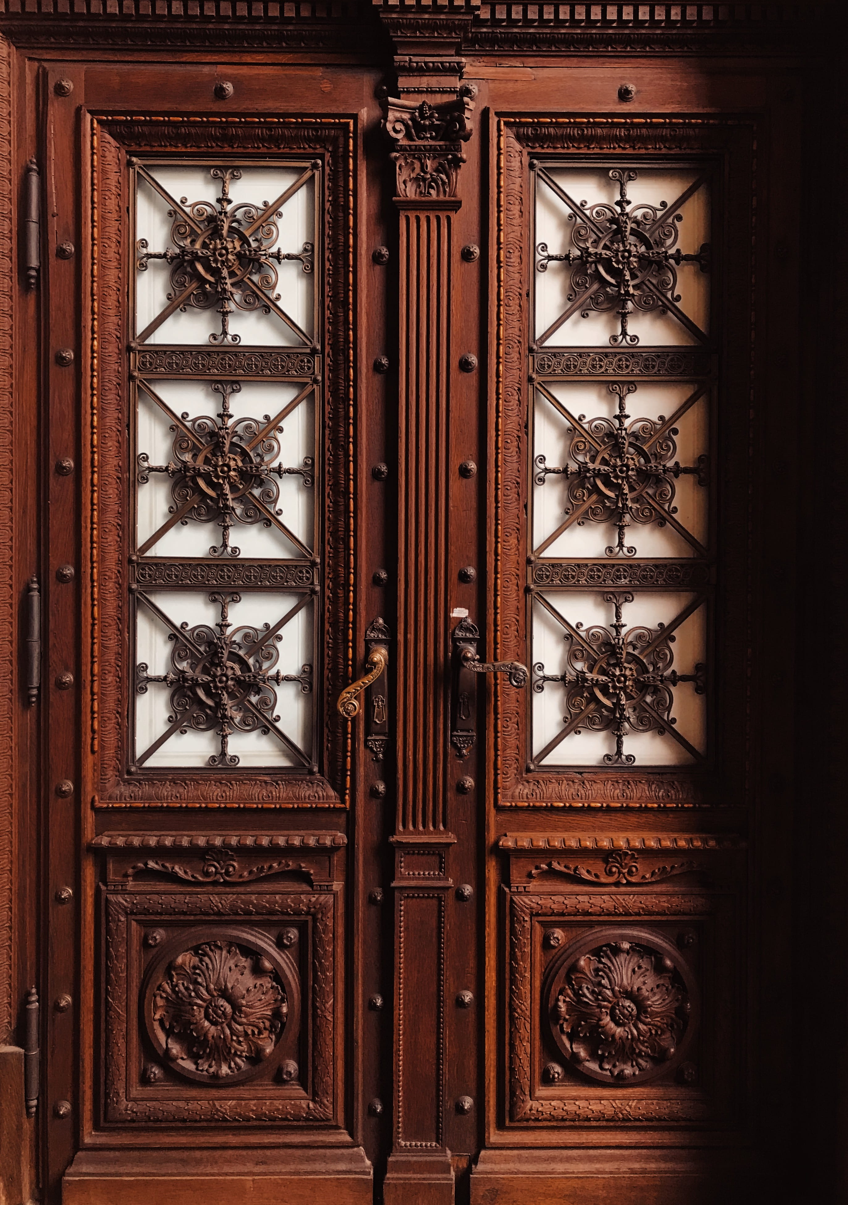 built structure, full frame, no people, creativity, street, revolving door, 4K, cupboard, furniture, wood, ornate, heavy, entrance, ceiling, Phone HD Wallpaper