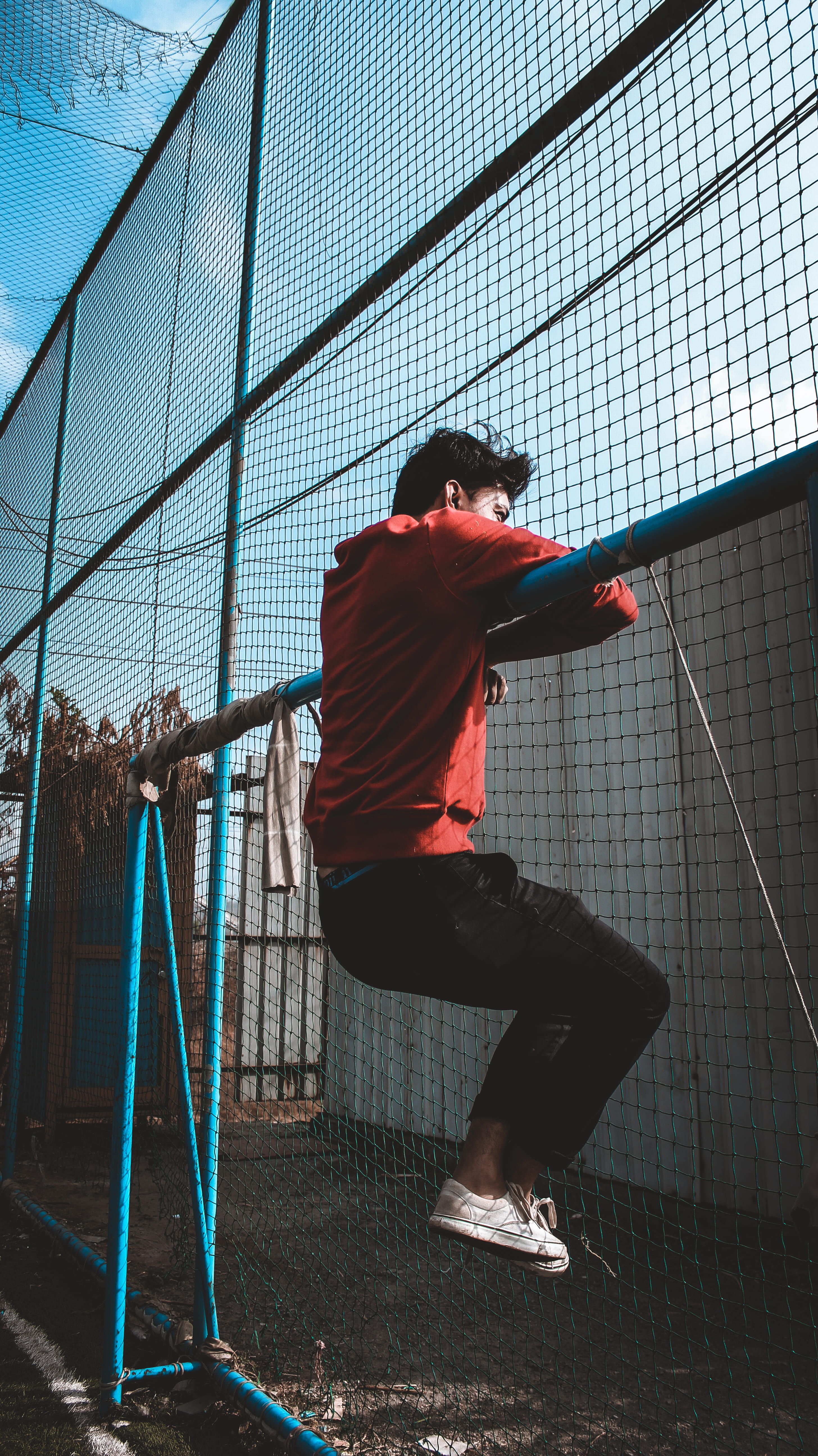 clothing, building, apparel, play area, men, built structure, footwear, playground, lifestyles, outdoors, day, prison, steel, human, real people, 5K, shoe, Phone HD Wallpaper