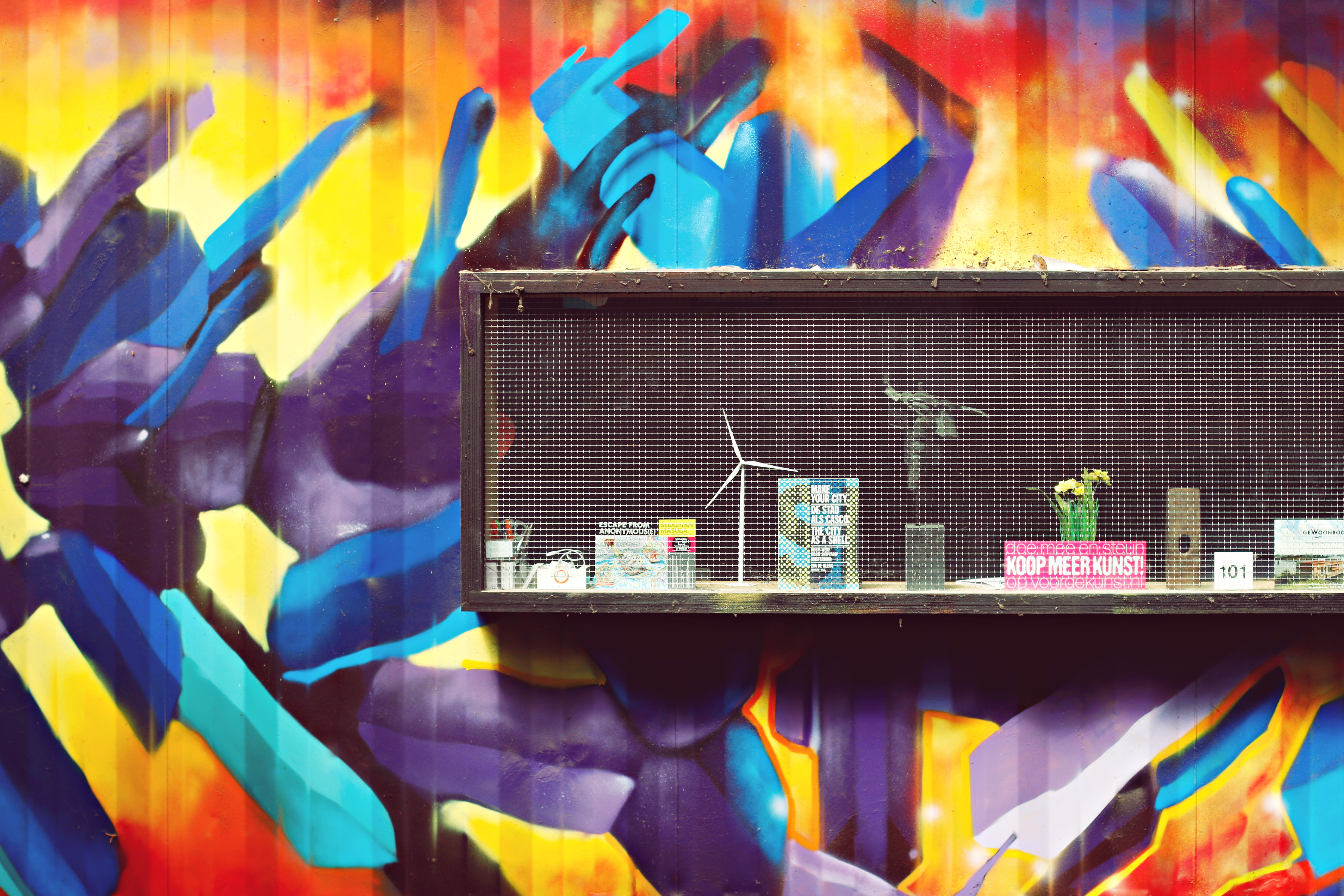 5K, wall, close-up, business, retail, furniture, art and craft, no people, minimalistic, transparent, art, street art, painting, multi colored, netherlands, HD Wallpaper