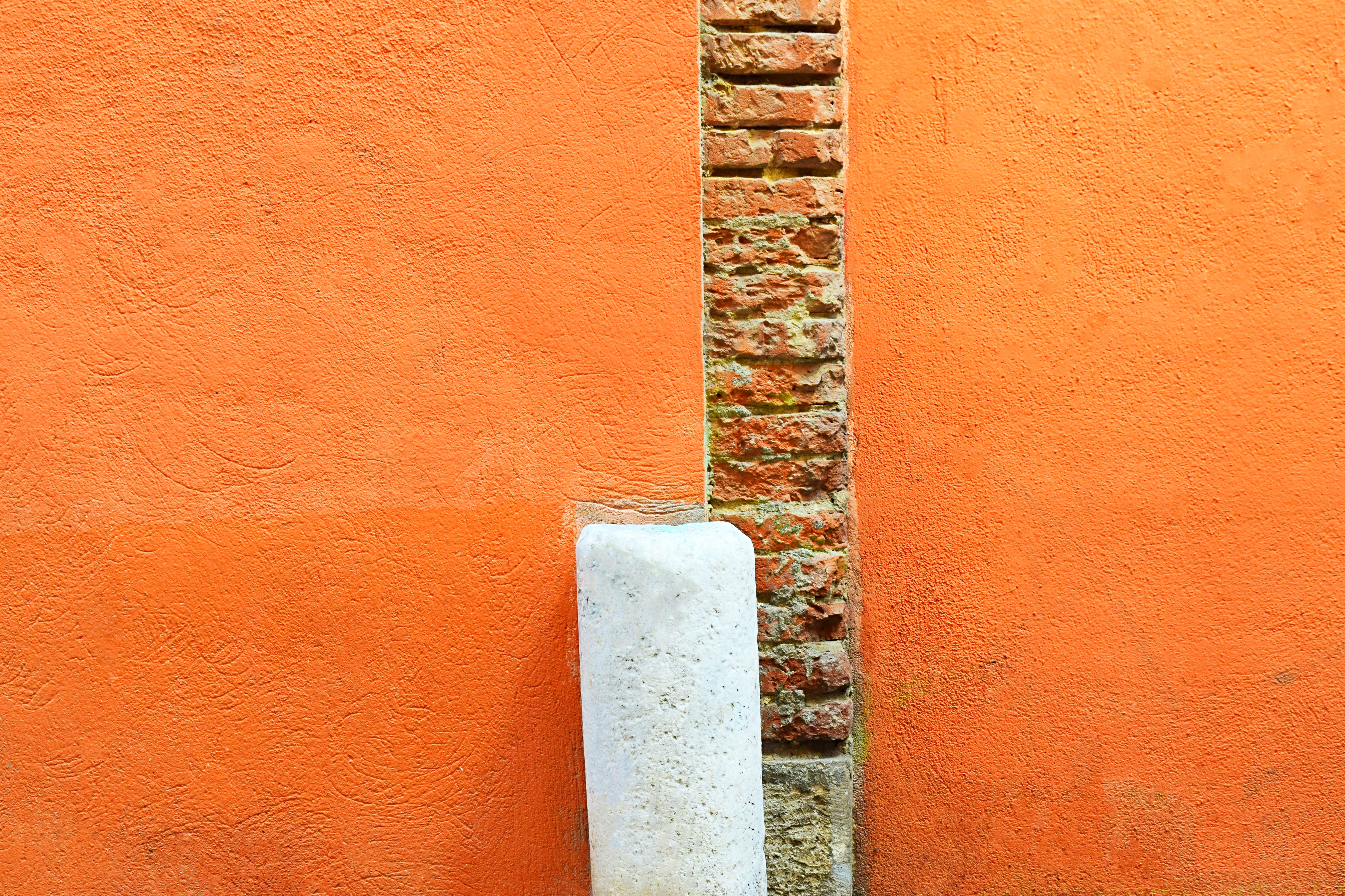 building exterior, backgrounds, walkway, banister, day, brown, flagstone, pipe - tube, home decor, rug, wall, colors, close-up, textured, orange, red, apparel, HD Wallpaper