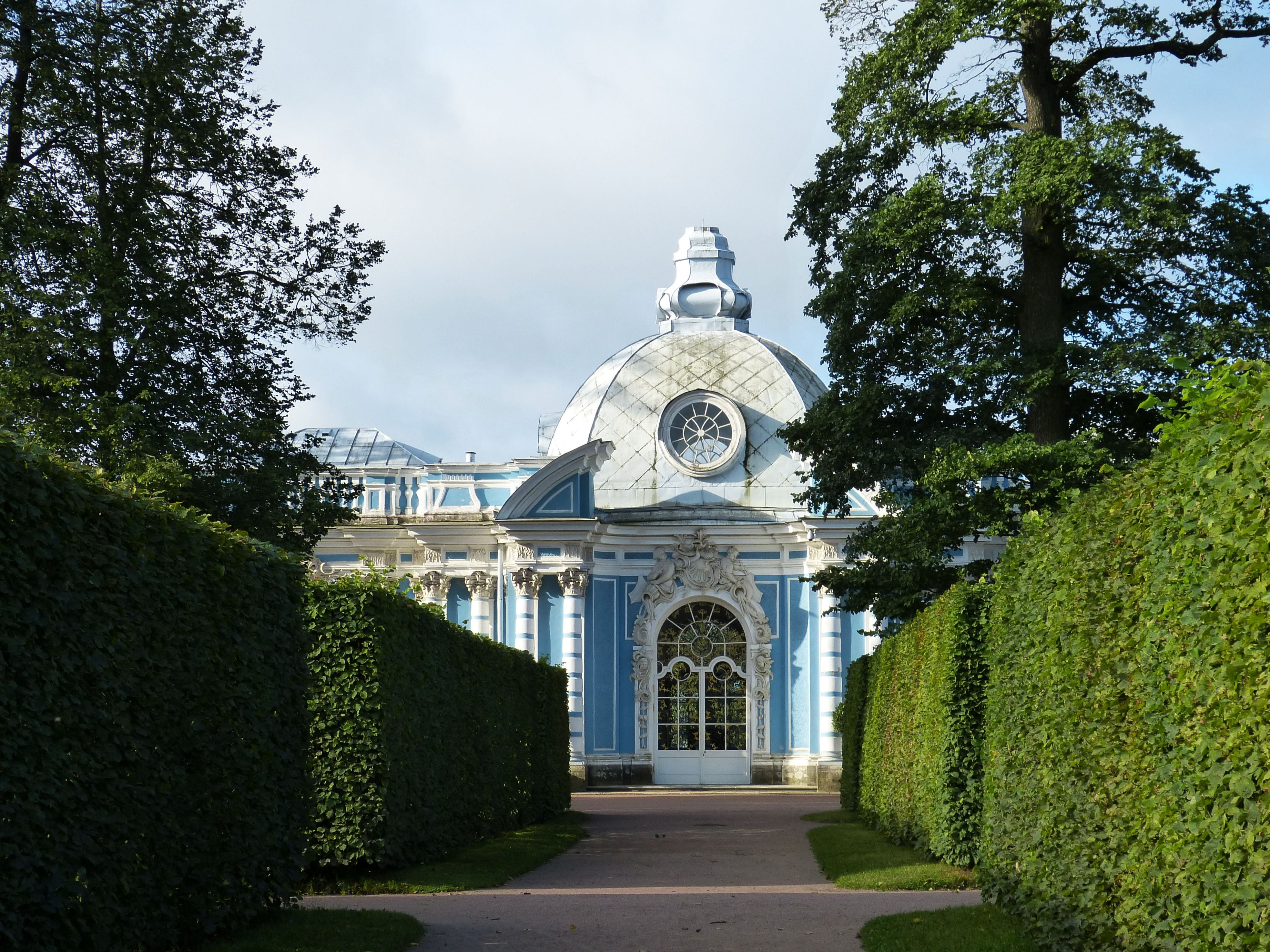 tree, outdoors, day, arch, sky, formal garden, palace, built structure, goal, growth, garden, catherines palace, lake, door, historically, hedge, input, HD Wallpaper