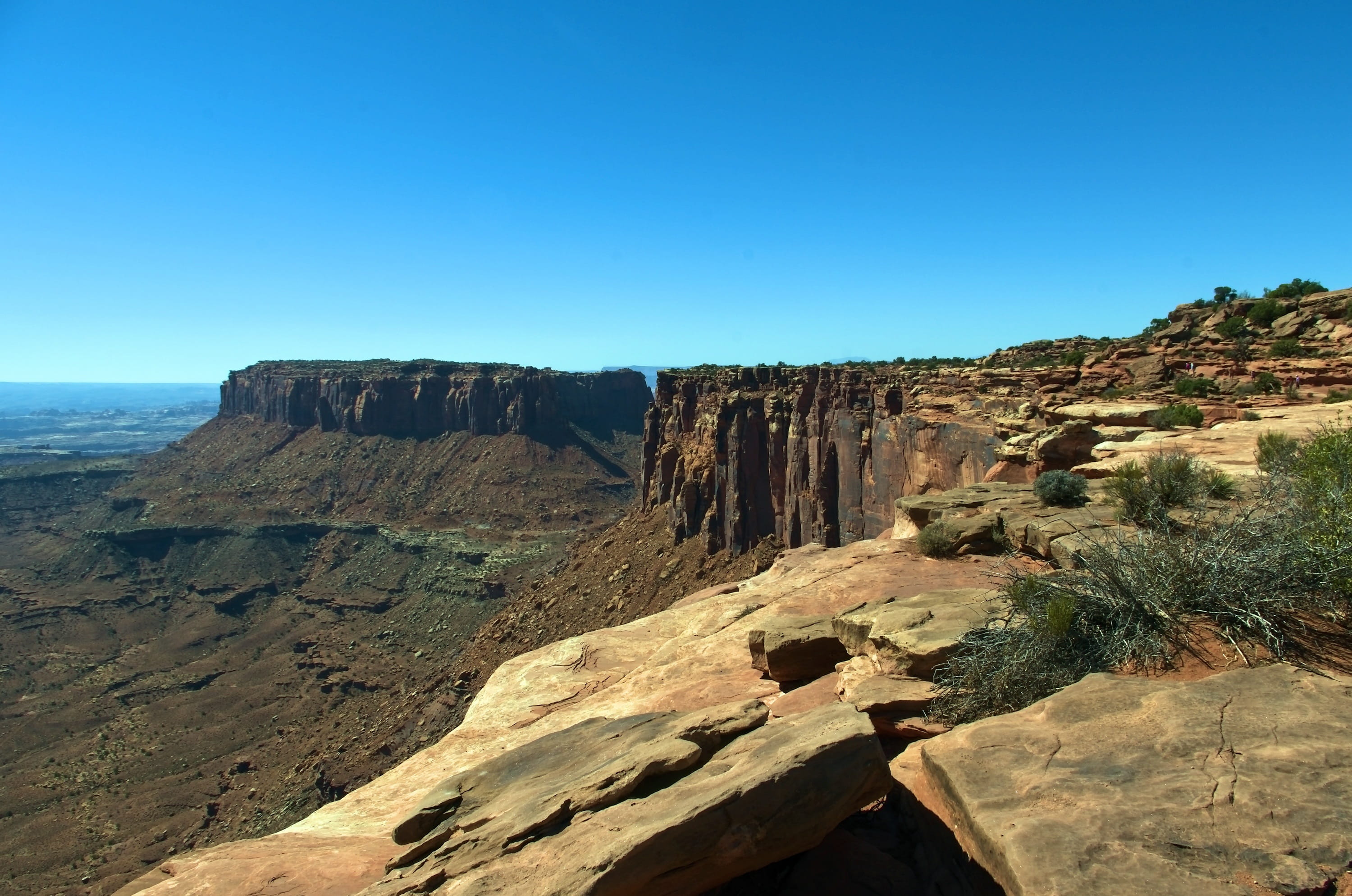 southwest, grand view point trail vista, climate, usa, 2K, stairs, eroded, formation, copy space, clear sky, nature, scenic, blue, sandstone, canyonlands, HD Wallpaper