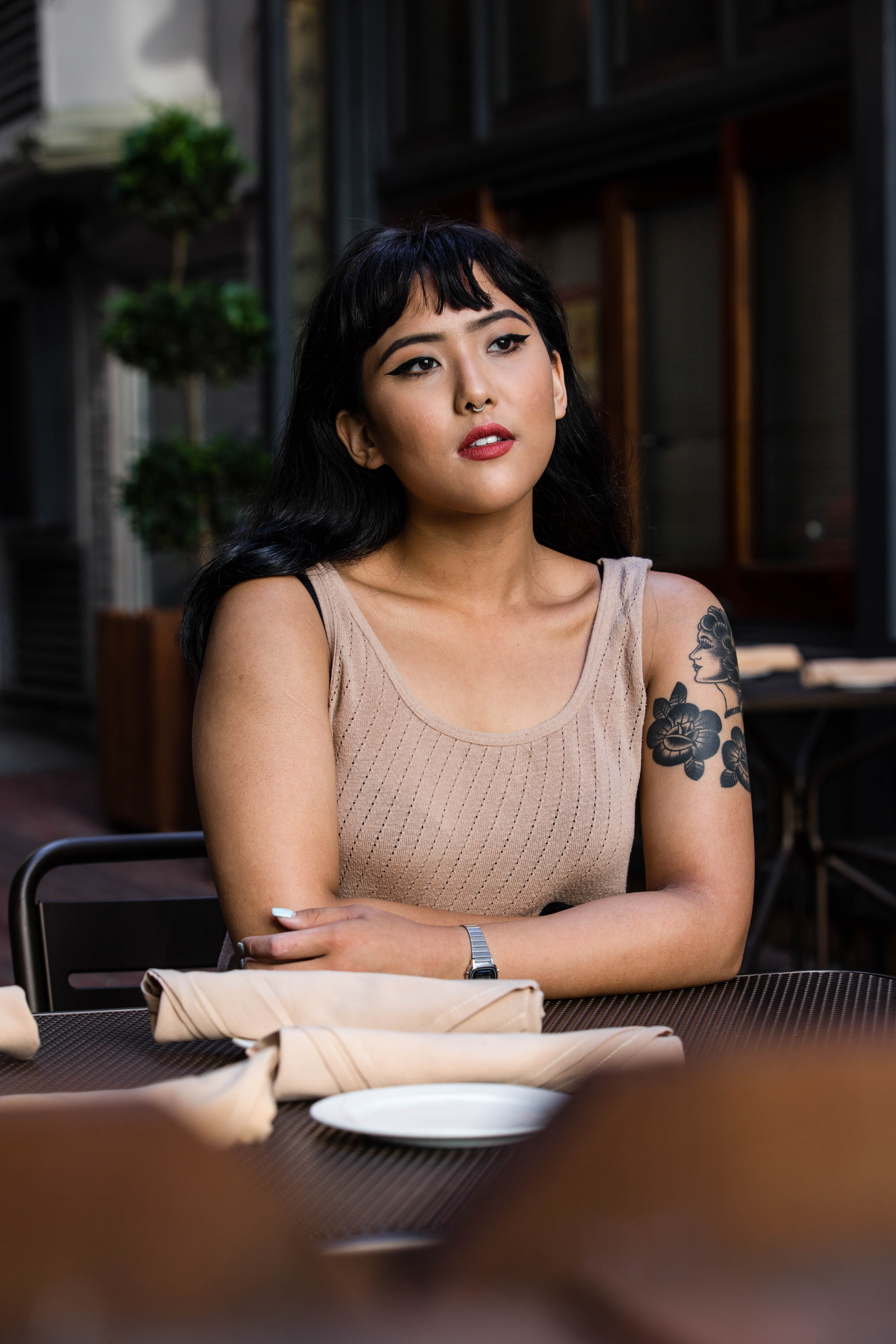 hairstyle, women, plate, top, young adult, casual clothing, lifestyles, tattooed woman, beauty, portrait, looking at camera, ceramic, wearing, san francisco, Phone HD Wallpaper