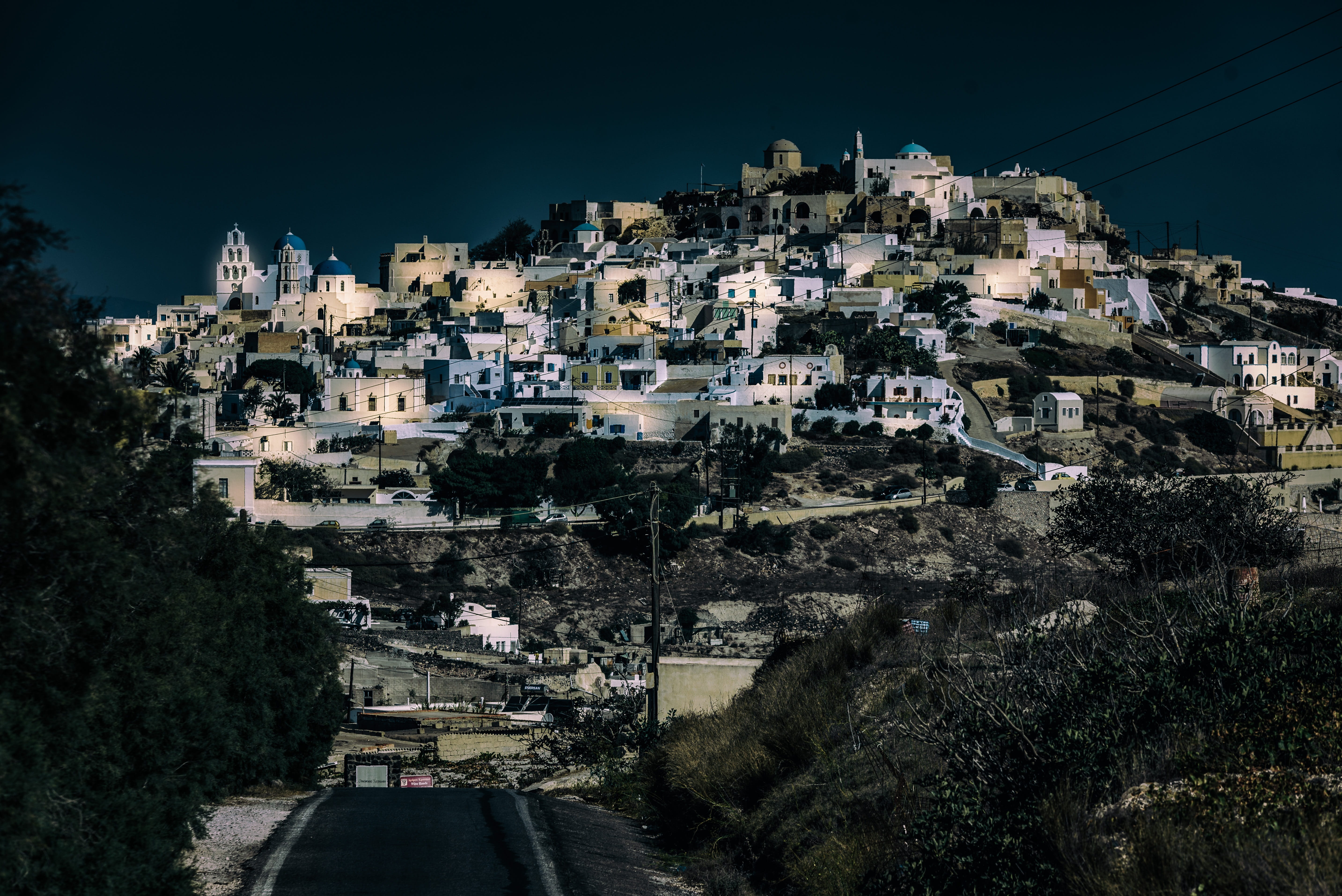 hill, cityscape, town, transportation, residential district, sky, house, romantic, architecture, building exterior, 5K, crowded, nature, historic center, HD Wallpaper