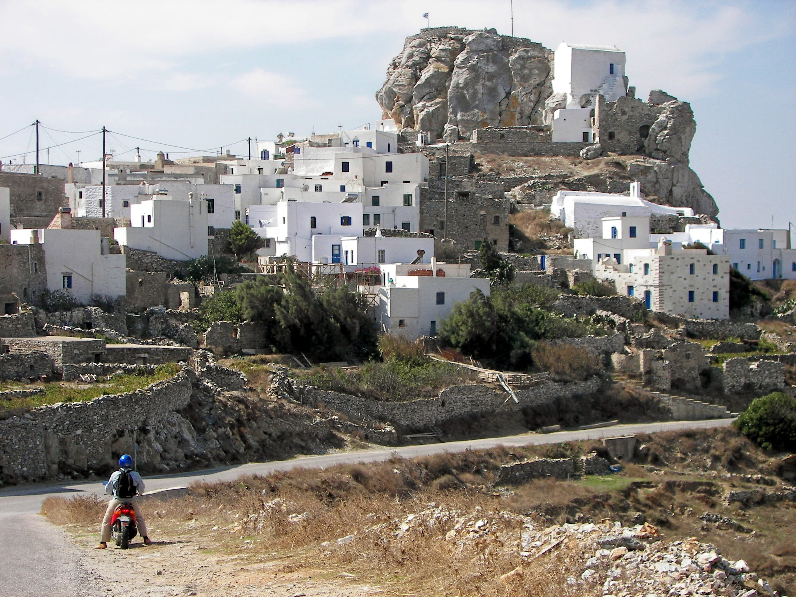 archaeology, ruined, building exterior, city, hellas, architecture, old, nature, residential district, ancient, chora, people, built structure, men, leisure activity, HD Wallpaper