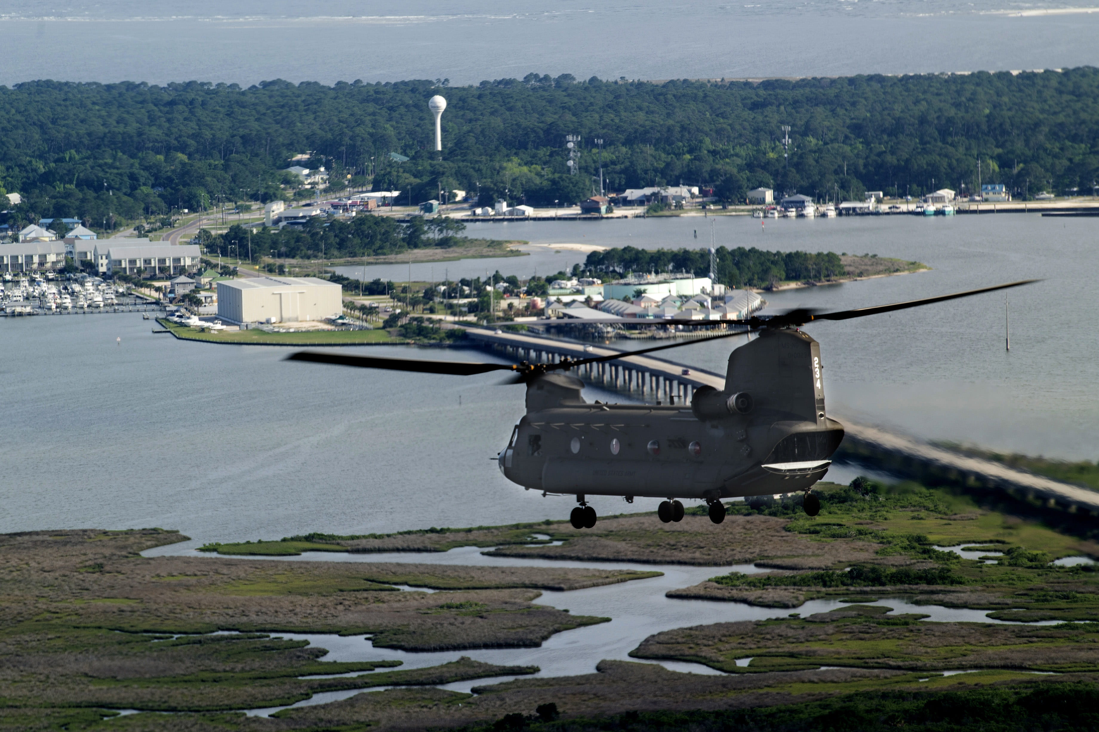 helicopter, chopper, Warrior, Emerald, architecture, military, public transportation, 2015, airplane, no people, built structure, photos, 2K, air vehicle, HD Wallpaper