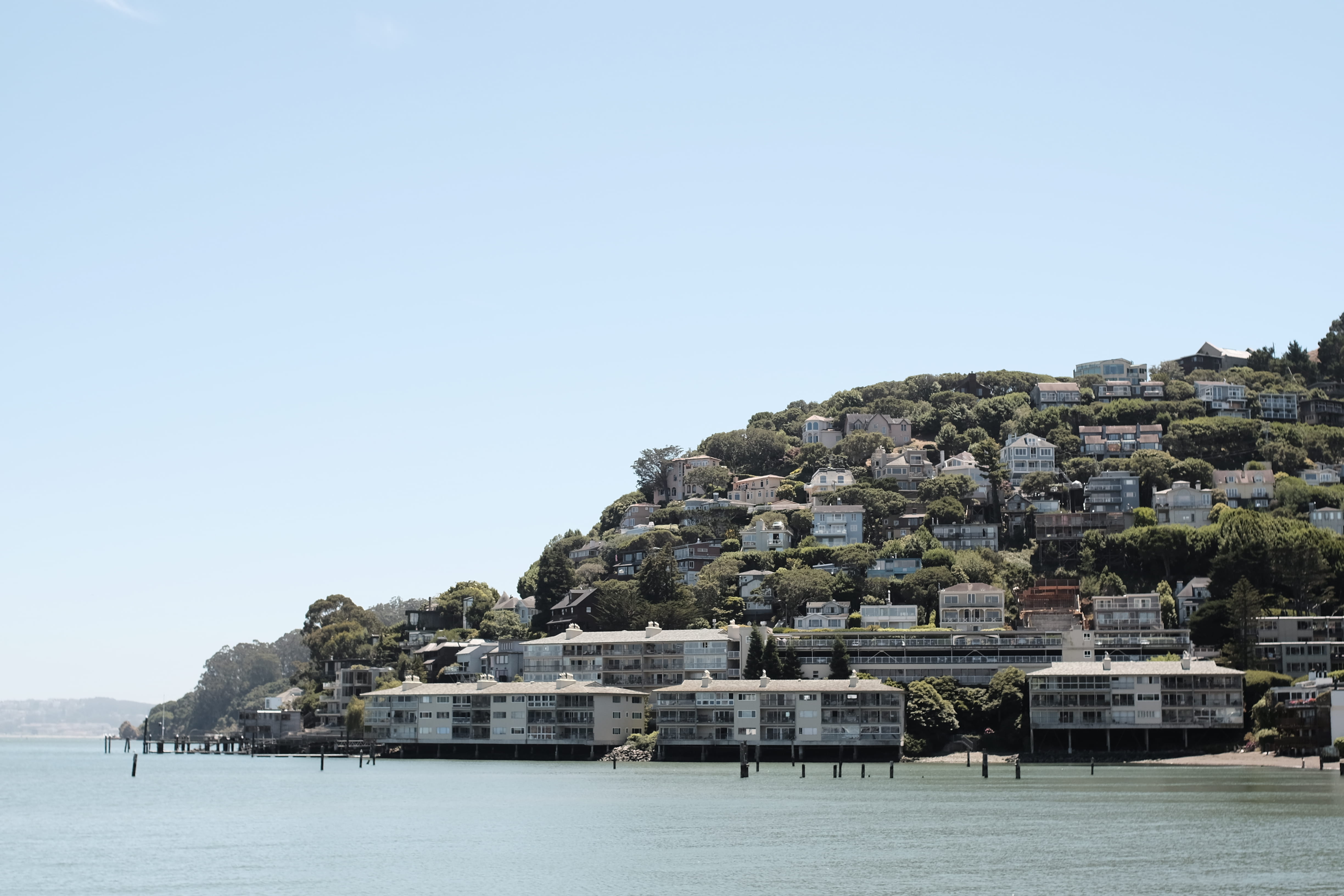 built structure, land, no people, landscape, calm, mountain, cityscape, architecture, copy space, water, nature, 4K, building, city, sausalito, HD Wallpaper