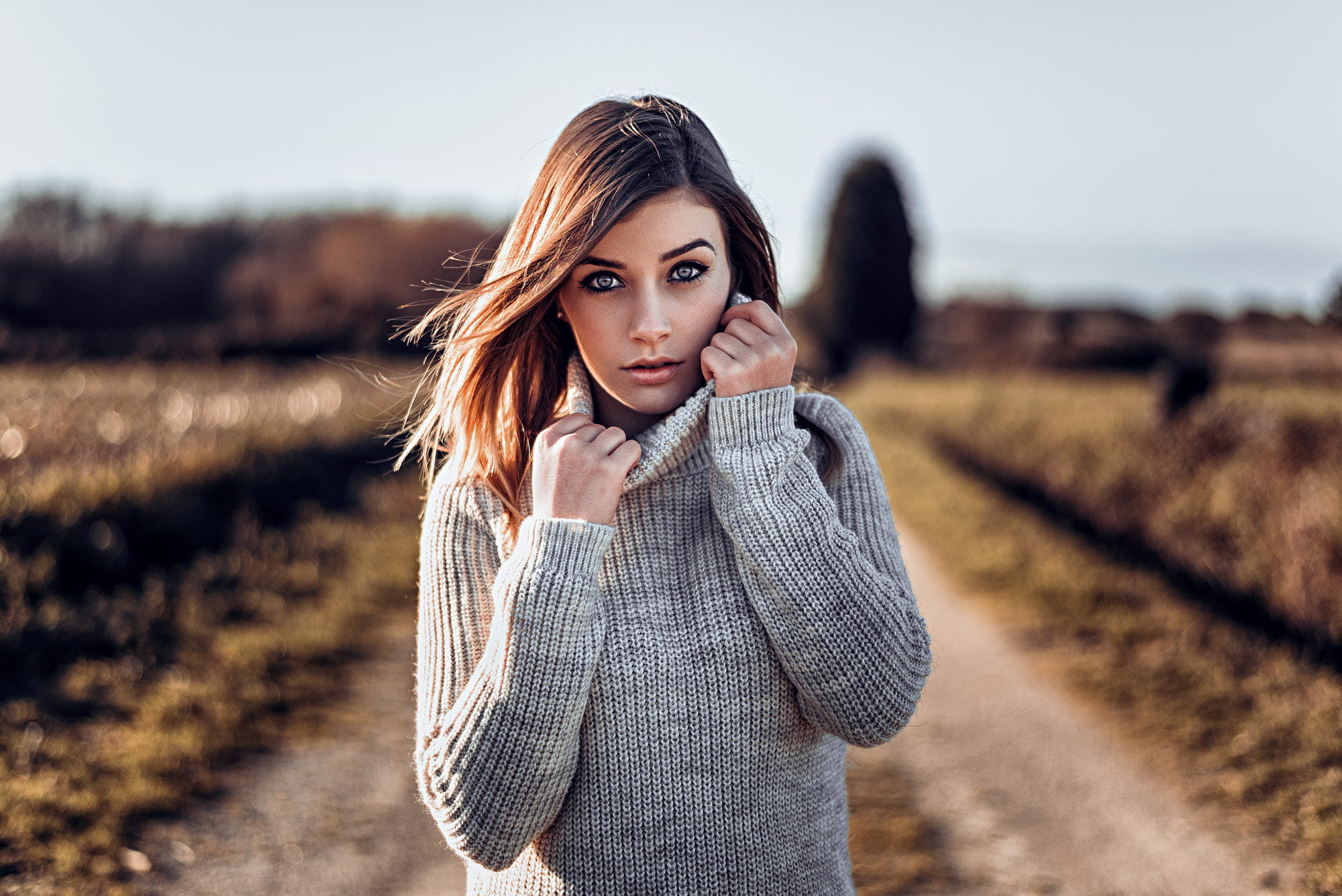 looking at camera, 1080P, beautiful people, young adult, eyeshadow, brunette, blue eyes, bokeh, young women, rural scene, hairstyle, beautiful woman, women outdoors, HD Wallpaper