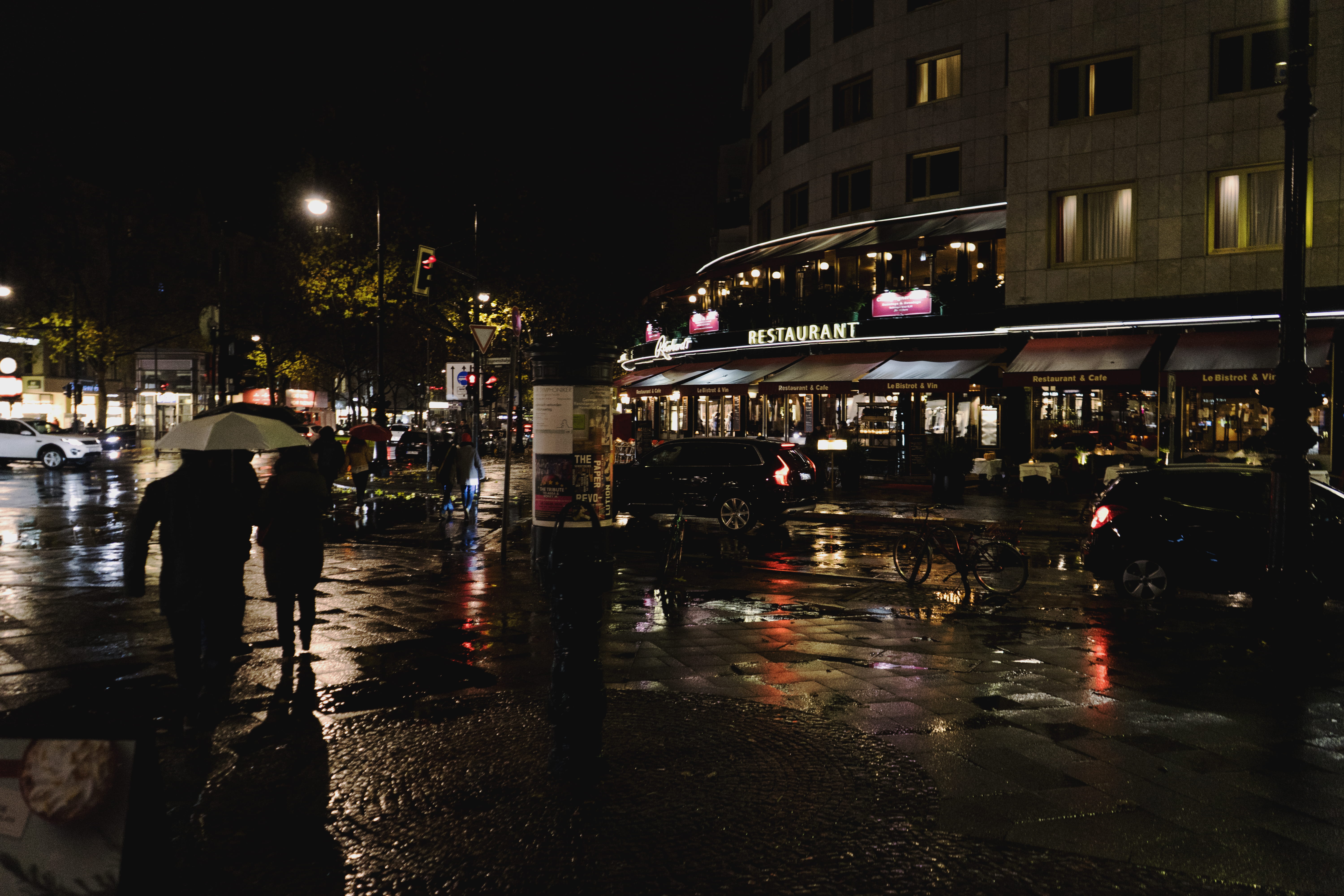 building, transportation, dark, reflection, building exterior, chaos, light, 5K, rain, city, wet, city life, time, group of people, germany, architecture, HD Wallpaper
