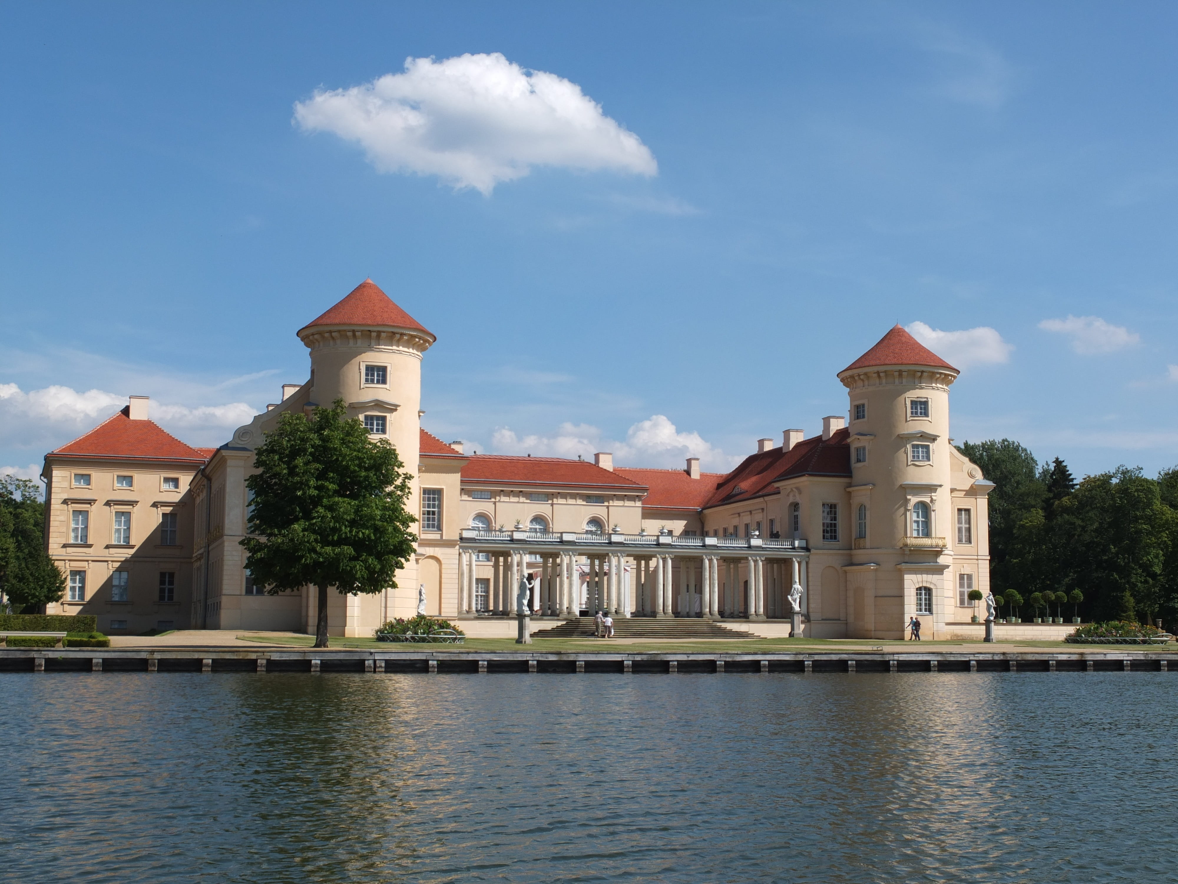 lake, city, no people, castle, waterfront, residential district, plant, residence, grienericksee, built structure, 4K, blue, house, tree, architecture, HD Wallpaper