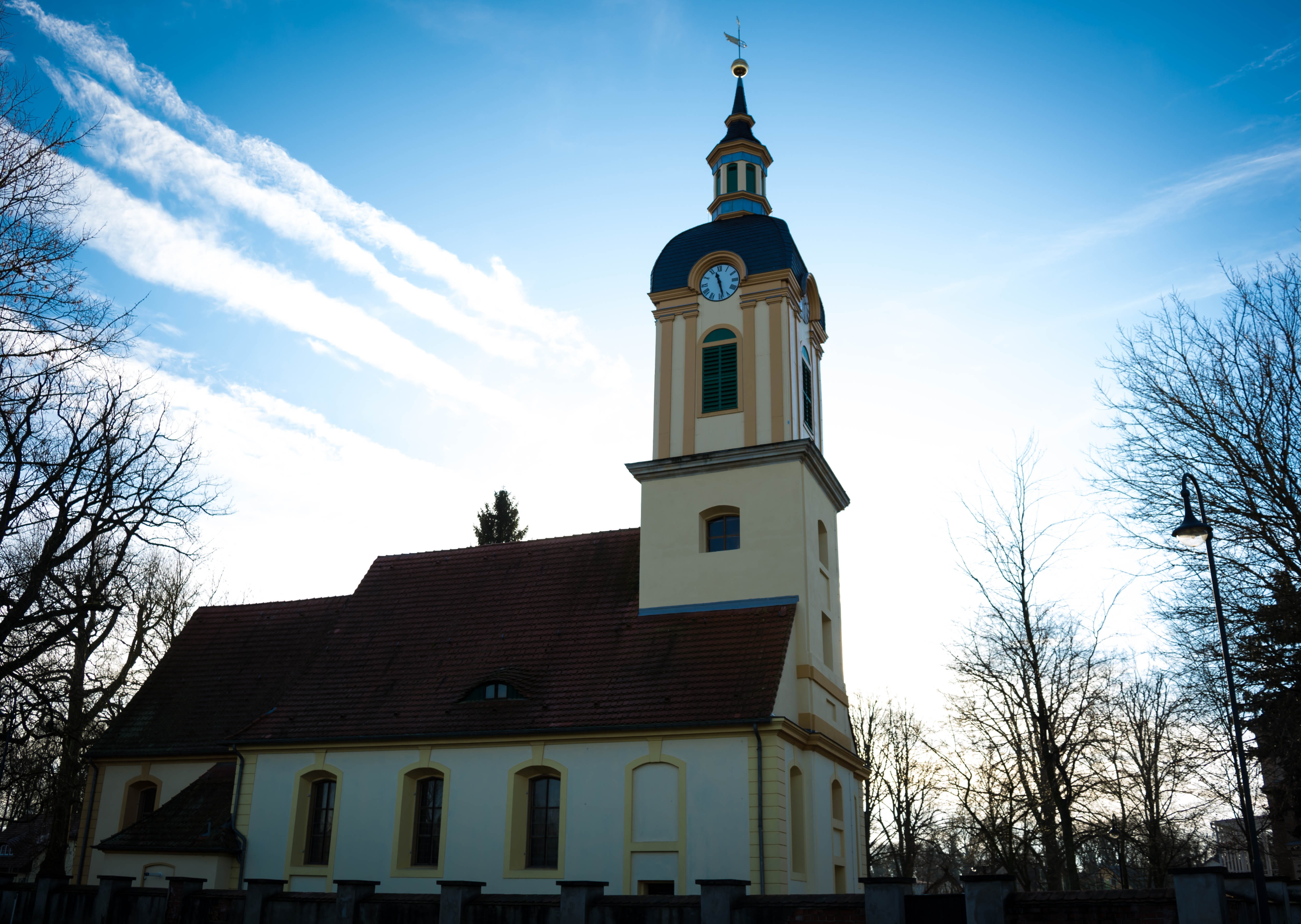 schöneiche, sky, tower, clouds, nature, belief, building, plant, berlin, 5K, castle, registry office, outdoors, religion, church, tree, no people, spire, HD Wallpaper