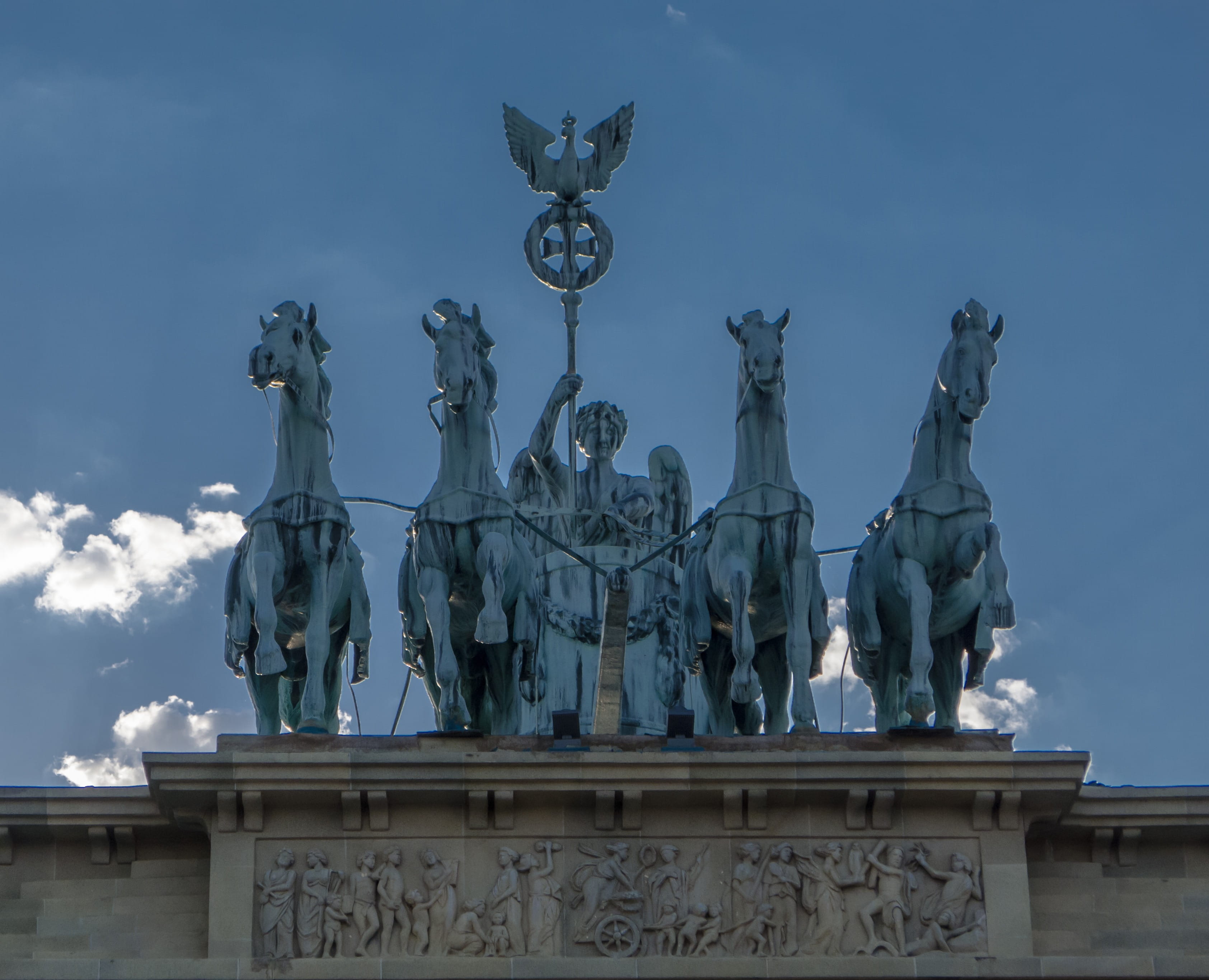 sculpture, horse, Emblem, domestic animals, architecture And Buildings, Brandenburg, travel destinations, low angle view, germany, no people, built structure, HD Wallpaper