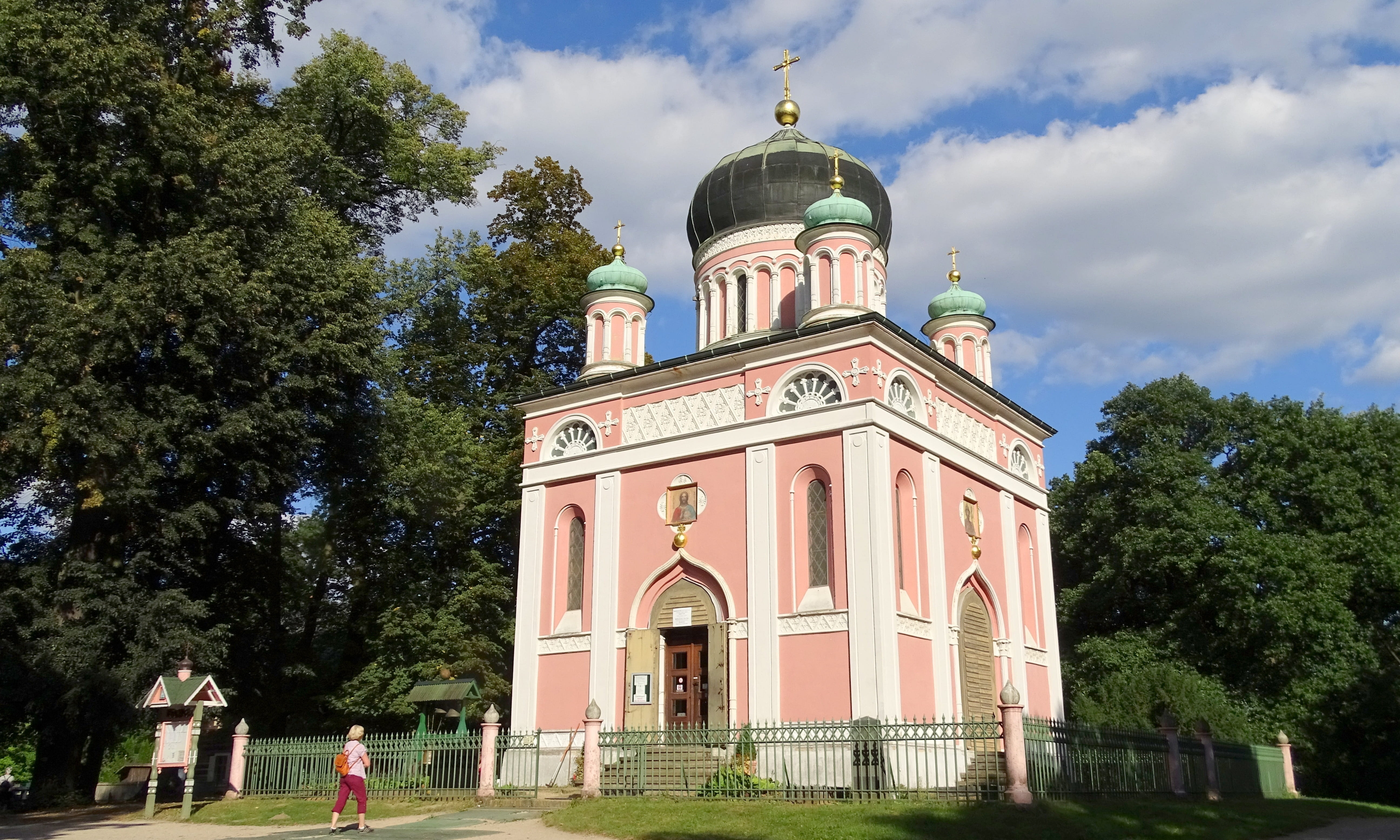 religion, alexander-newski memorial church, unesco, tree, place of worship, cross, architecture, Russian, brandenburg, aleksandrovka, no people, alexandrowka russian colony, HD Wallpaper