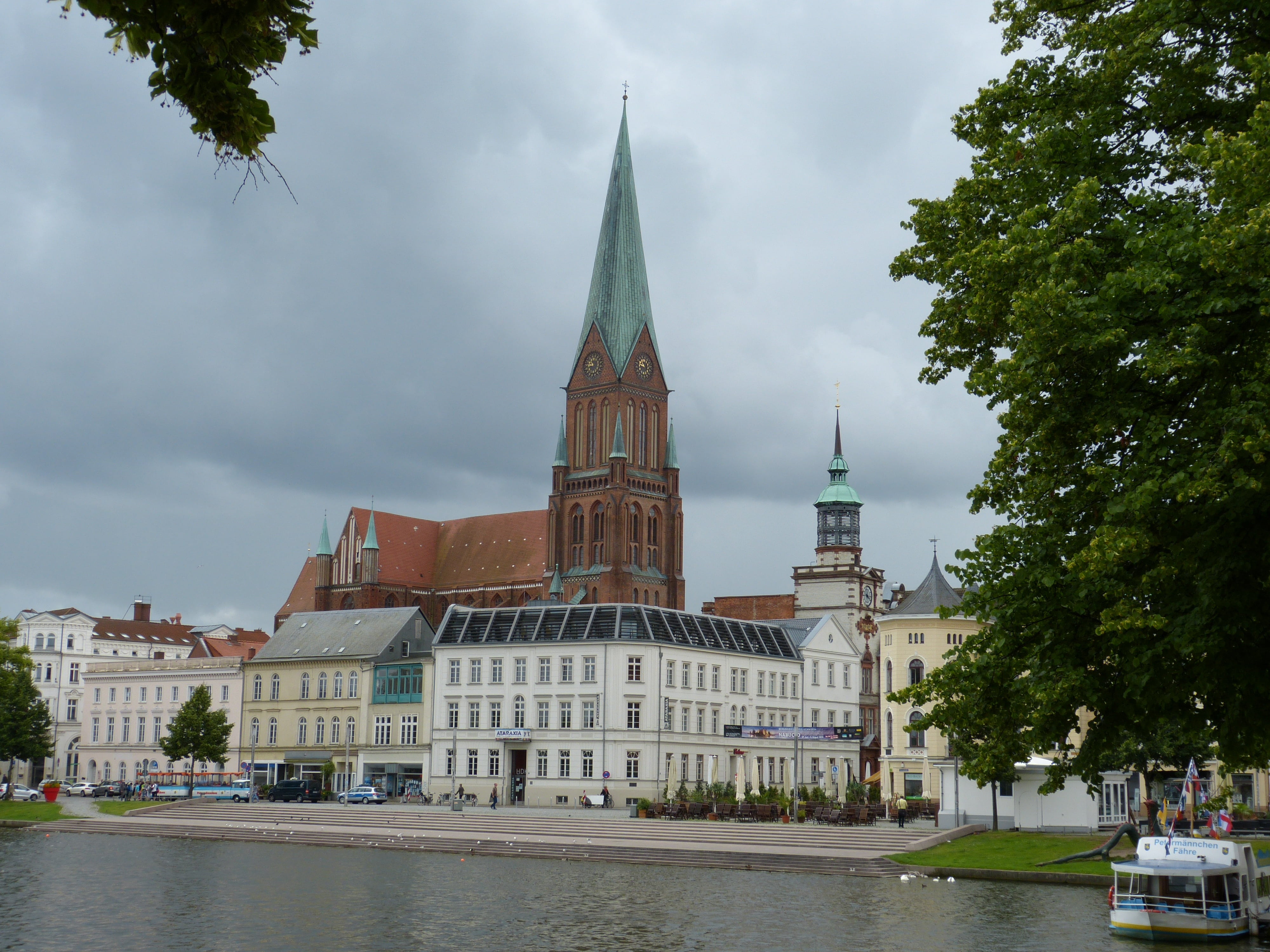 outdoors, lake, spirituality, church, building, nature, place of worship, sky, dom, religion, mecklenburg western pomerania, historically, tower, schwerin, HD Wallpaper