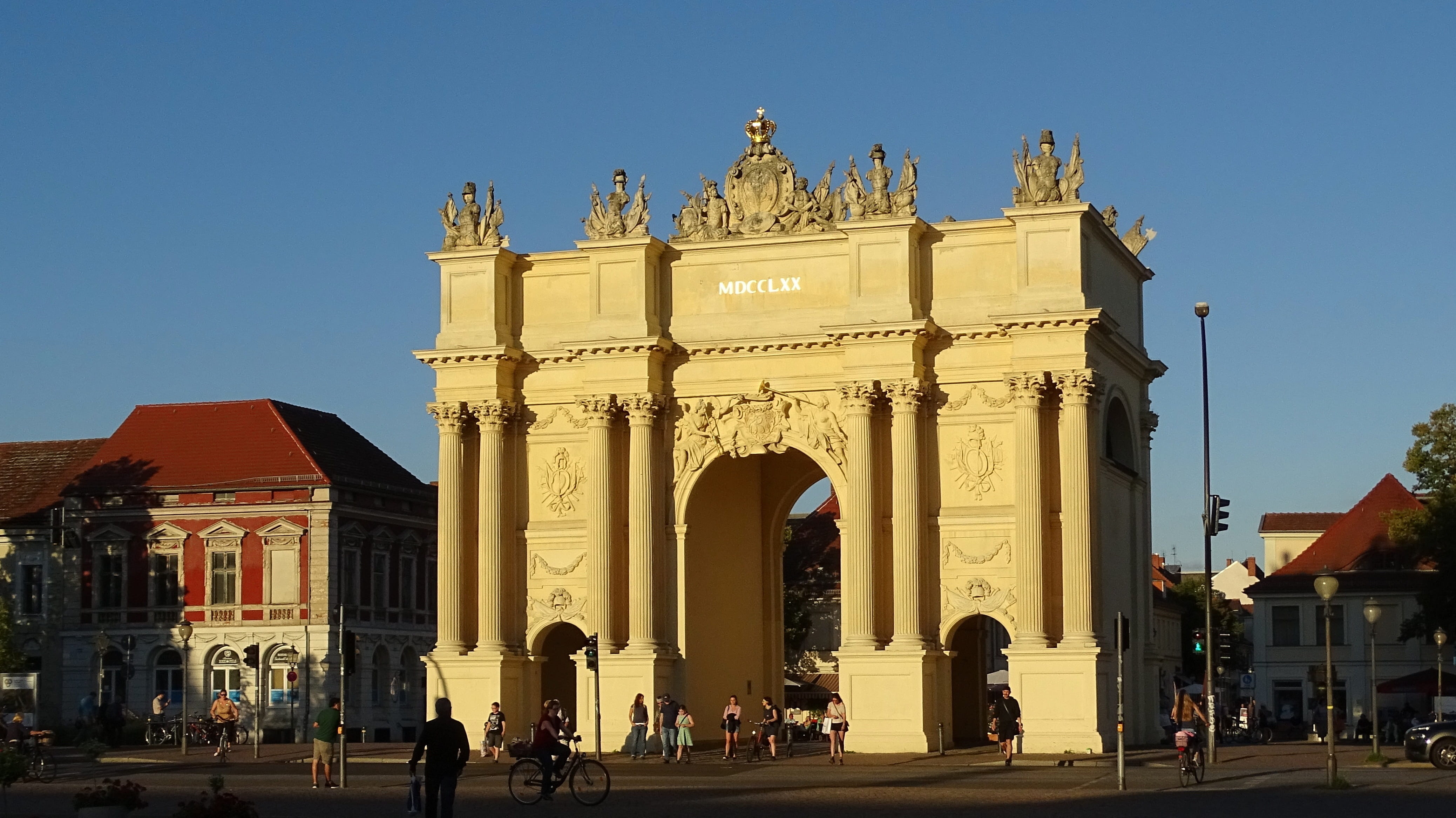 architecture, clear sky, travel, nature, places of interest, germany, large group of people, women, city, building exterior, built structure, potsdam, history, HD Wallpaper