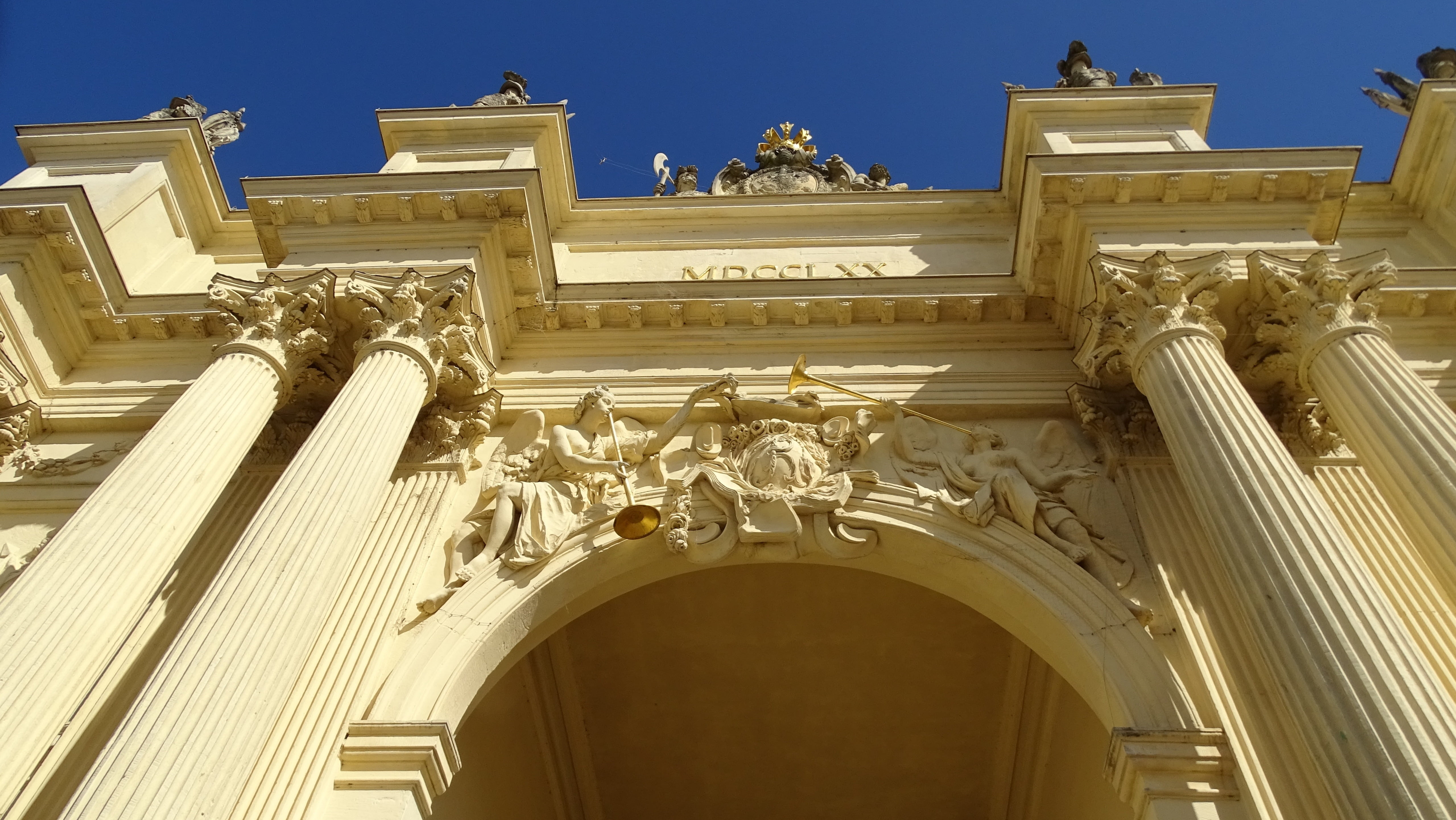 brandenburg gate, travel destinations, tourist attraction, germany, city gate, built structure, ornate, art and craft, historically, 4K, history, sky, HD Wallpaper