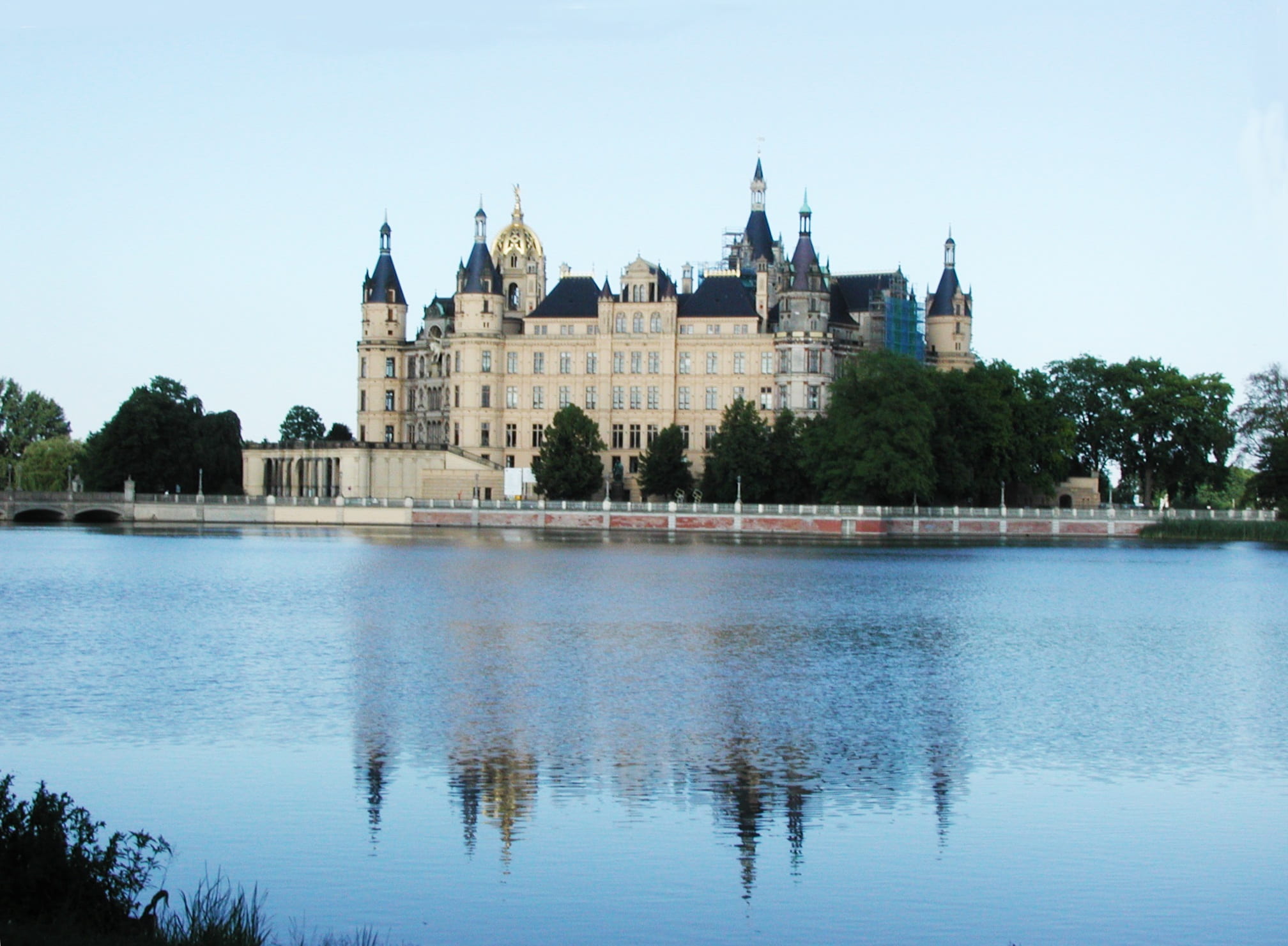 plant, history, clear sky, schweriner see, water, no people, reflection, the past, schwerin castle, travel, outdoors, built structure, schwerin, lake, building exterior, HD Wallpaper