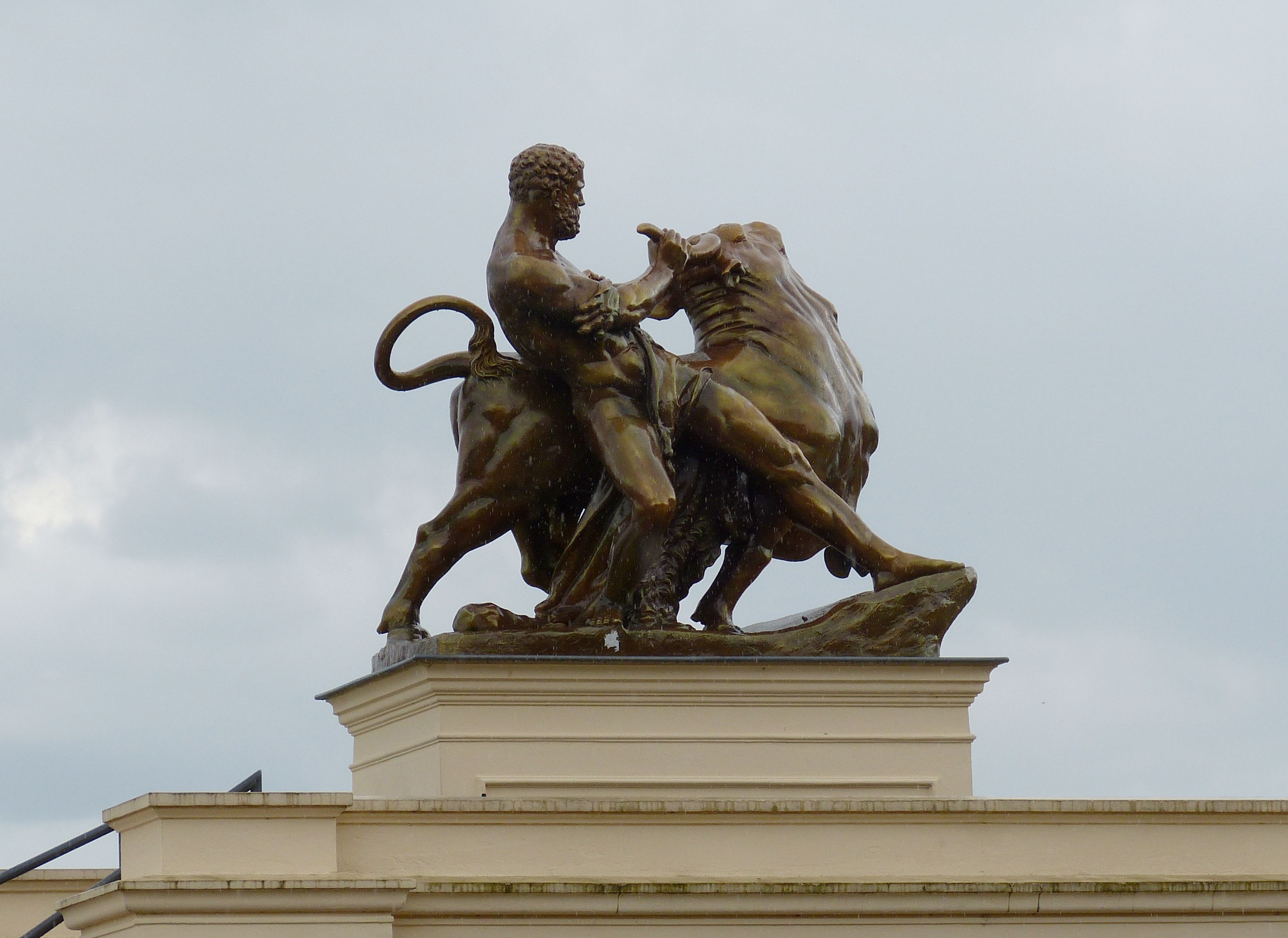 representation, sculpture, female likeness, force, bull, art and craft, outdoors, male likeness, castle, art, low angle view, the past, mecklenburg, metal, HD Wallpaper