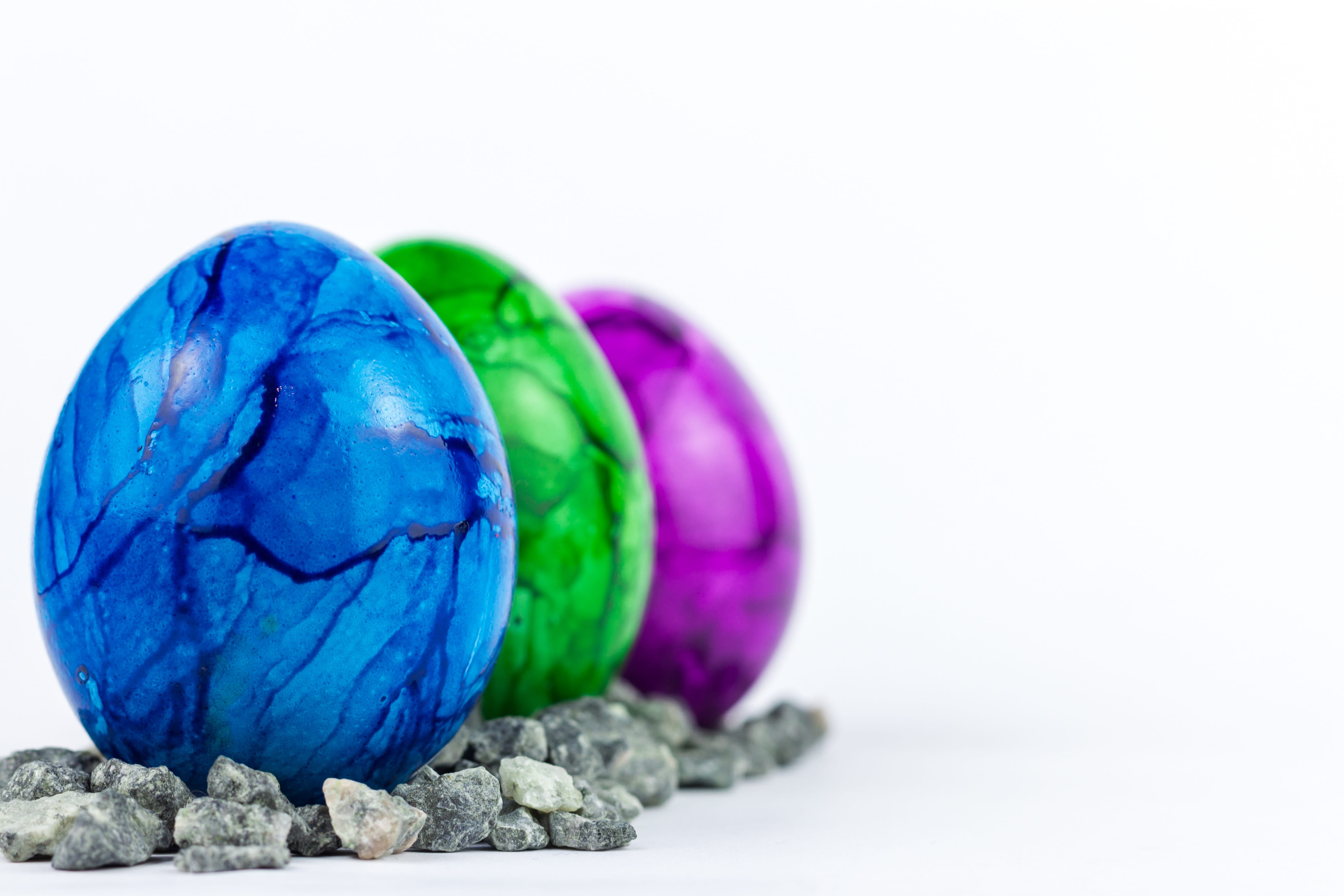 food and drink, nature, easter decor, easter, piled, happy easter, colorful, decoration, three, close-up, solid, blue, colorful eggs, color, 4K, easter eggs, HD Wallpaper