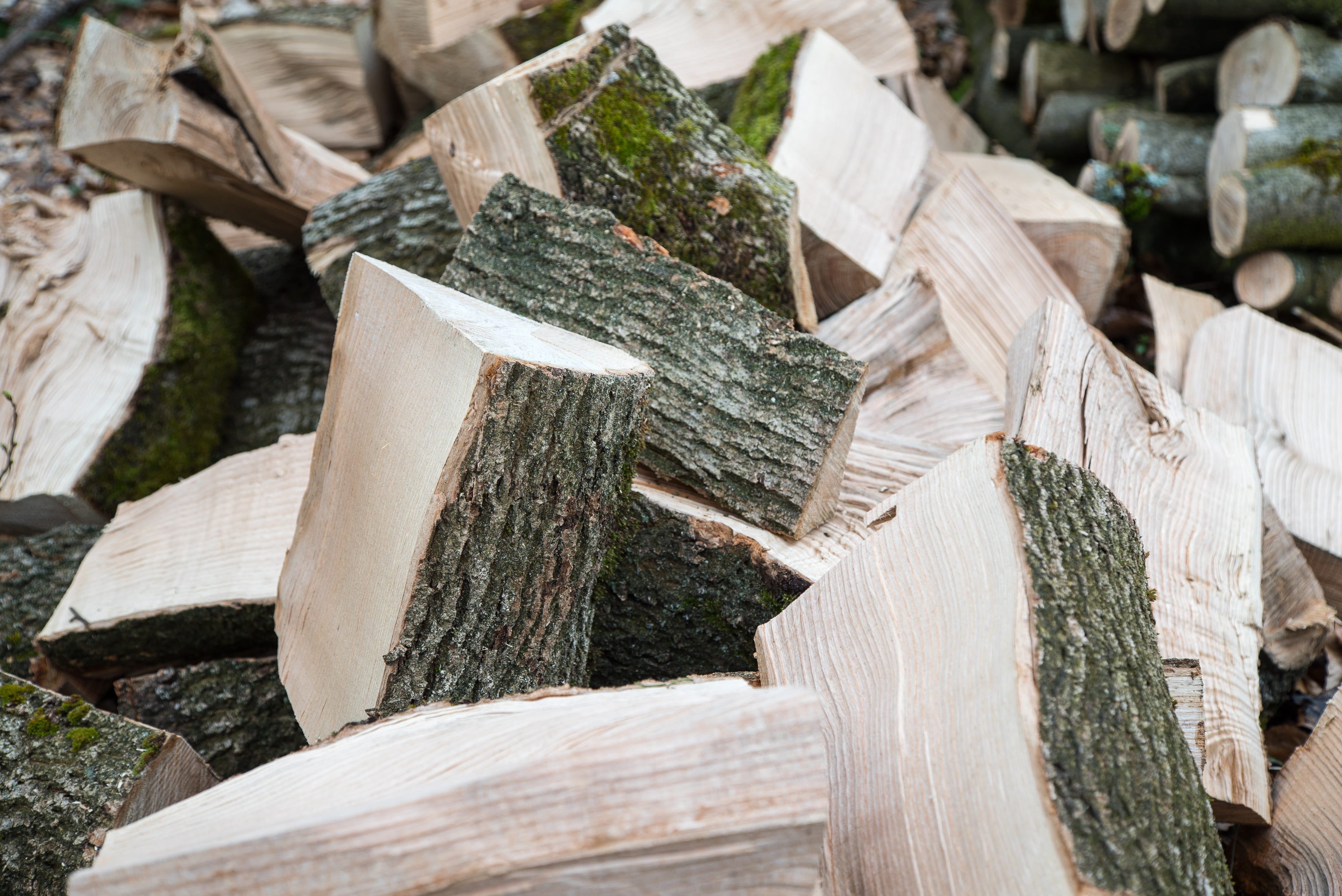holzstapel, Split Wood, wood, deforestation, focus on foreground, heat, timber, large group of objects, tree, wood - material, lumber industry, growing stock, HD Wallpaper