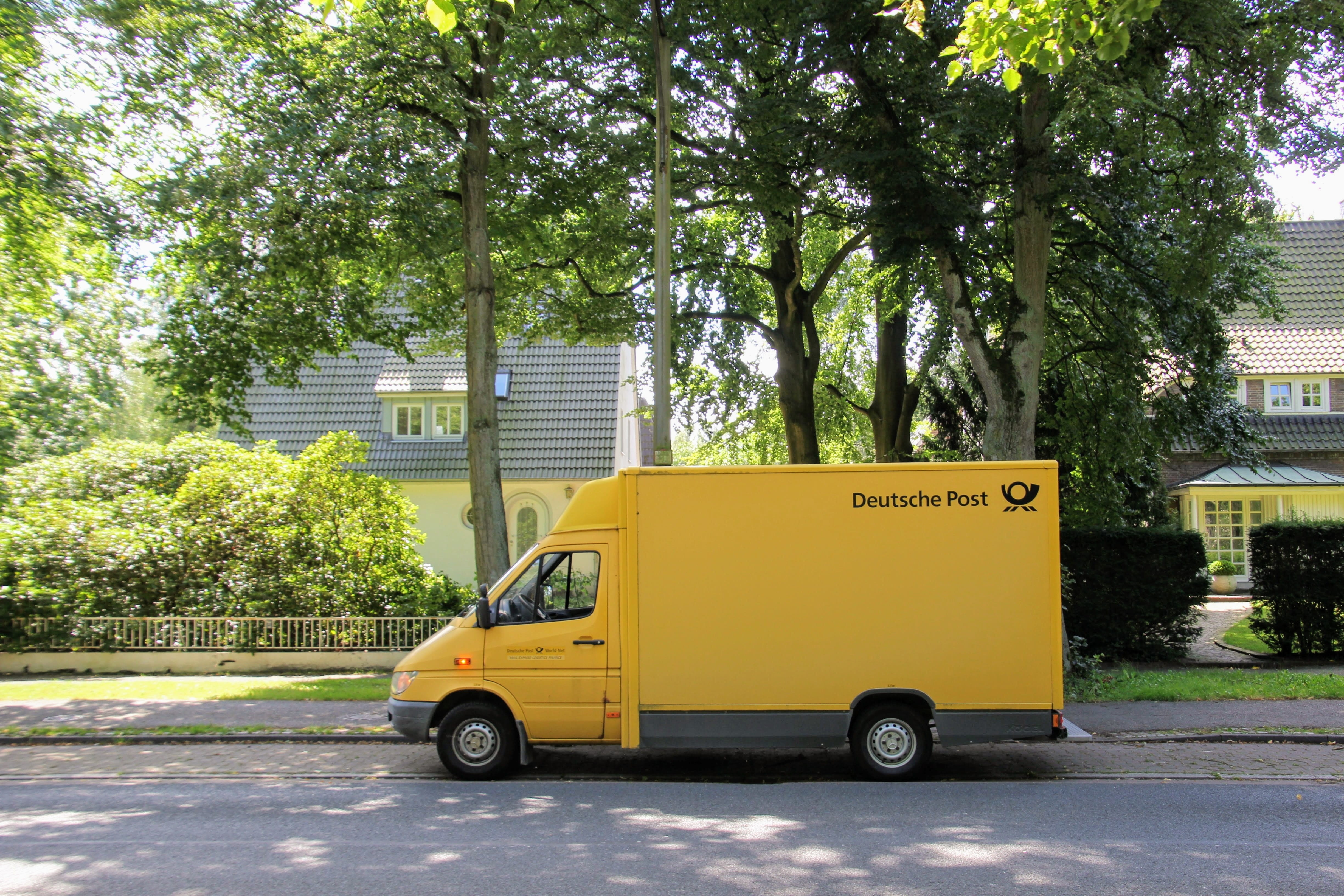 delivery service, plant, delivery car, nature, truck, parking, parked, text, mode of transportation, 4K, taxi, city, post vehicle, delivery, daytime, car, HD Wallpaper