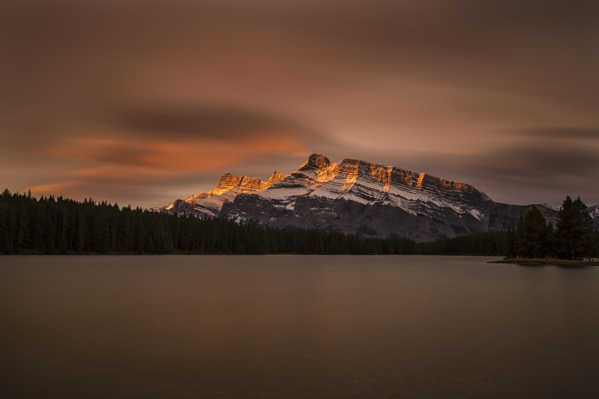 sunlight, trees, 1080P, brown, landscape, nature, snow, mountains, island, water, long exposure, forest, Canada, clouds, overcast, lake, HD Wallpaper