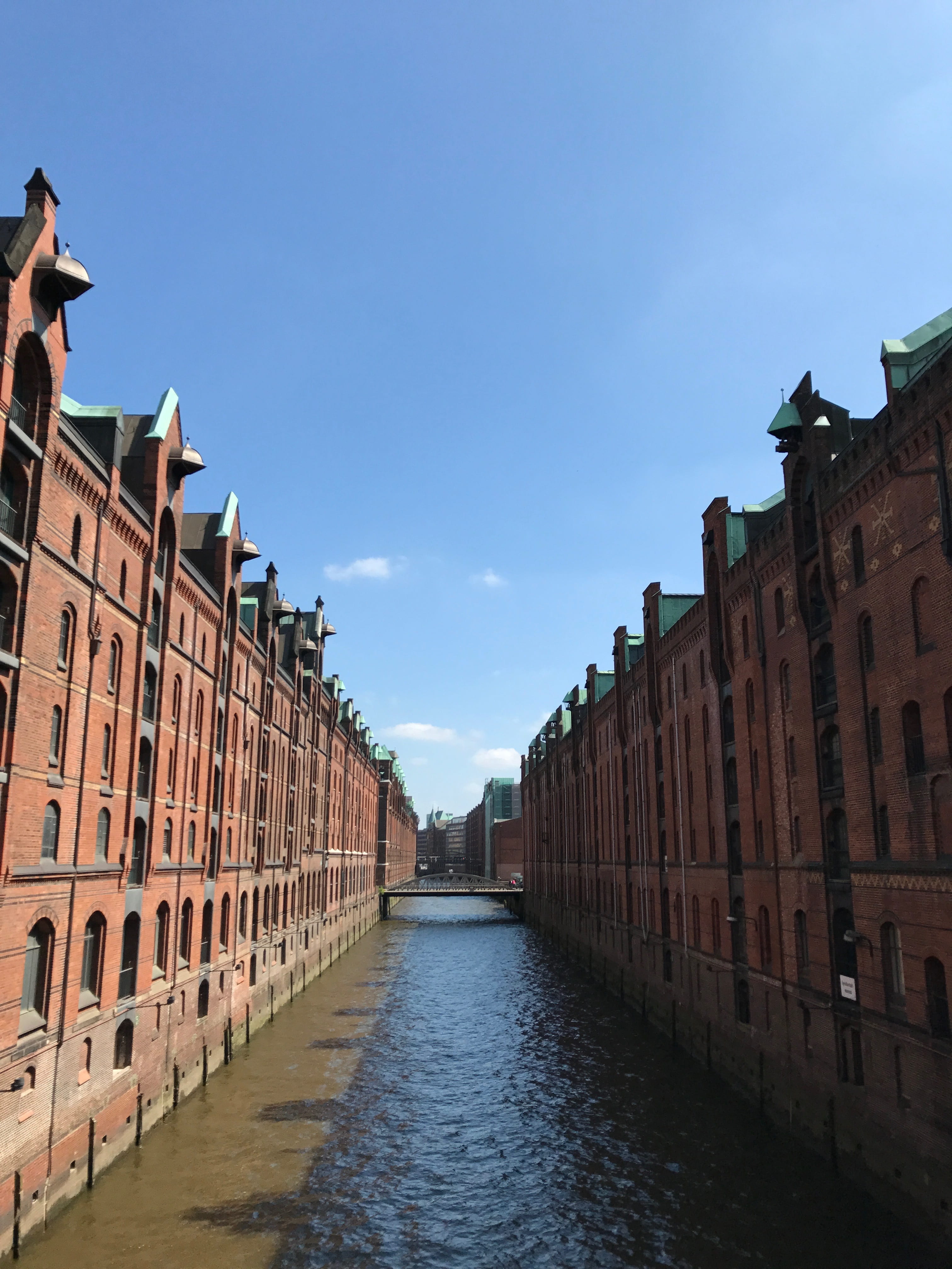 waterways, germany, row house, residential district, waterfront, kontorhaus, alley, 4K, nature, old speicherstadt, outdoors, built structure, diminishing perspective, Phone HD Wallpaper
