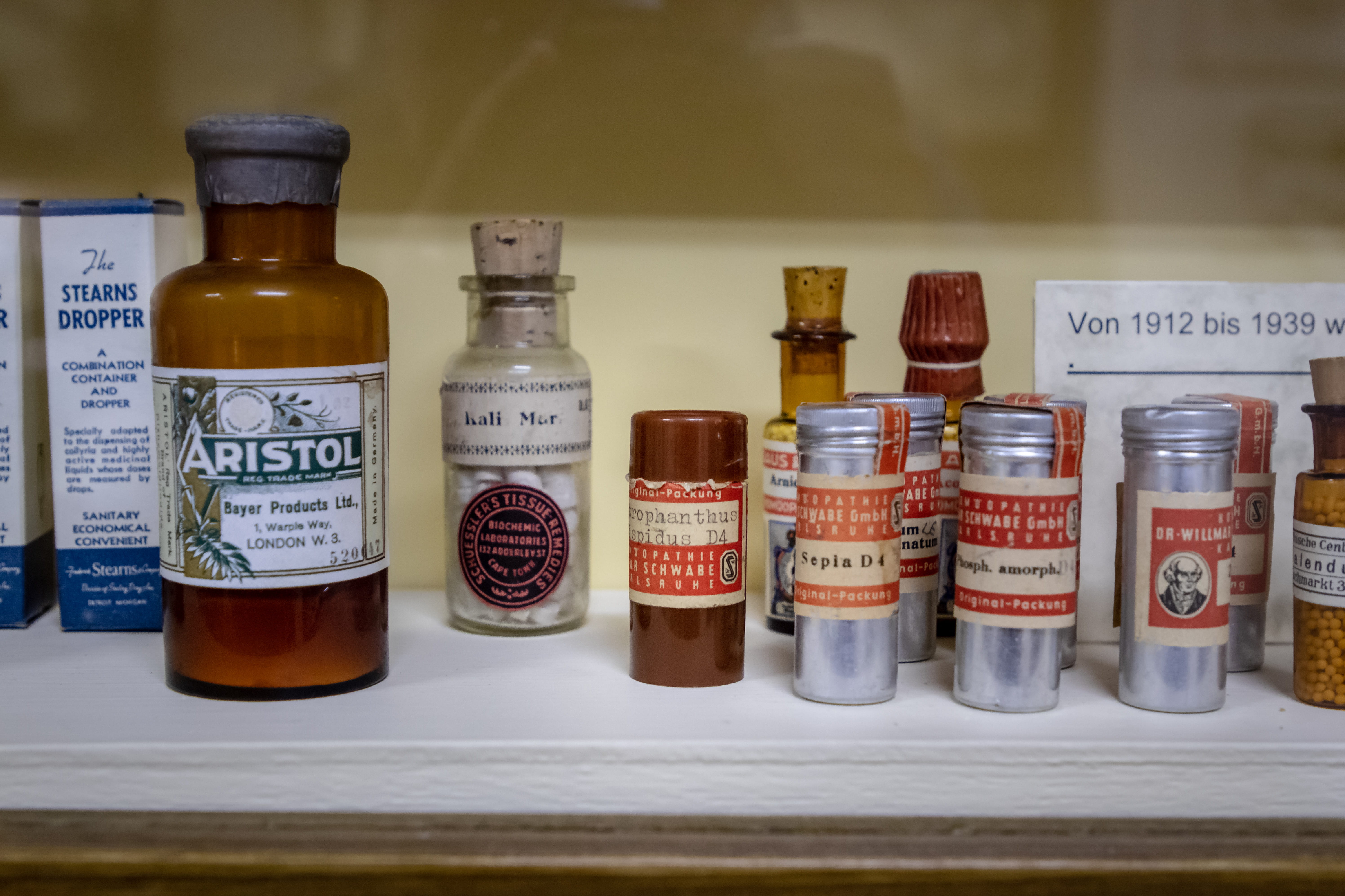 pharmacy, variation, large group of objects, choice, container, 5K, herb, cosmetics, bottle, western script, indoors, order, jar, medicine chest, close-up, HD Wallpaper