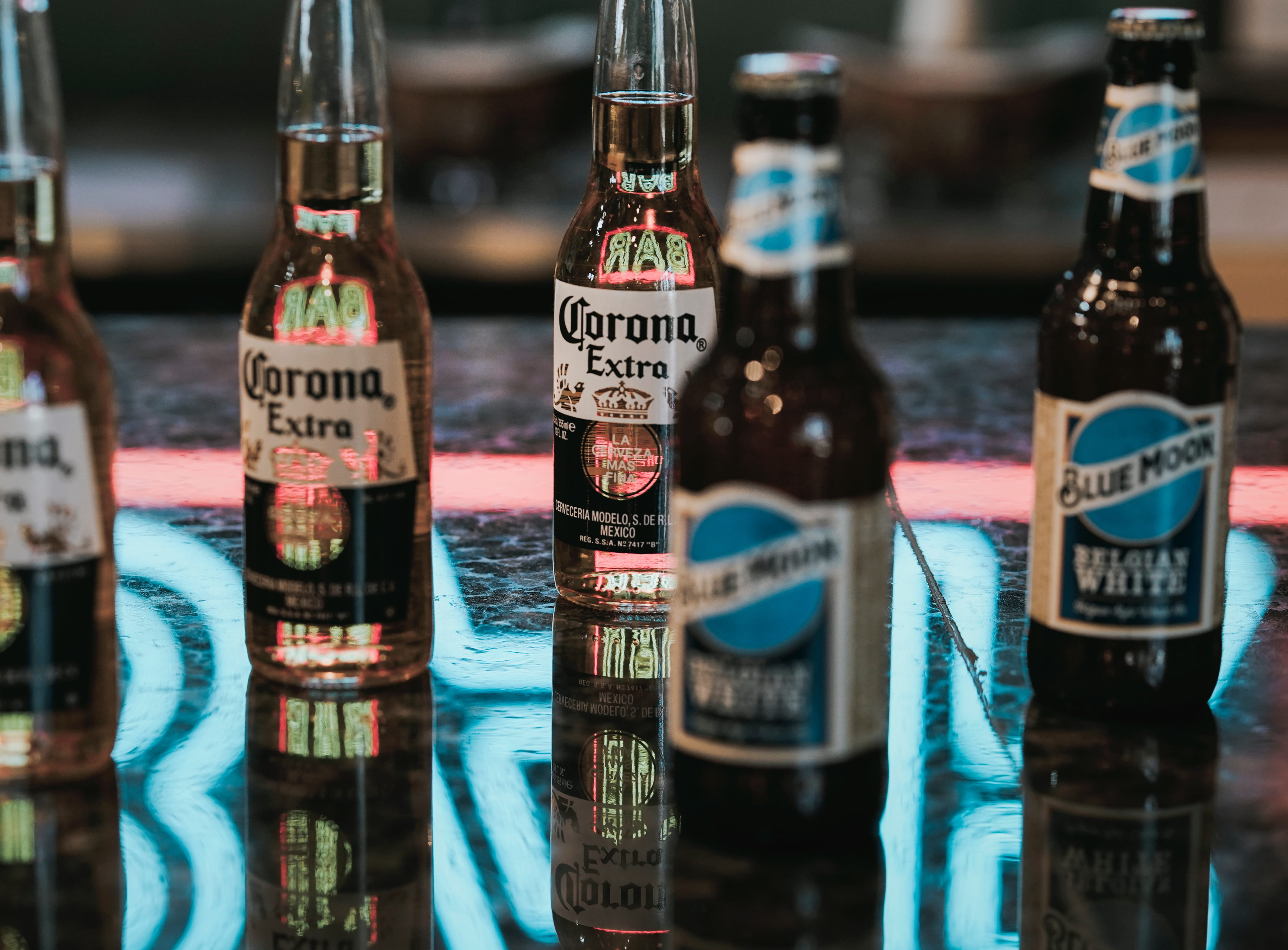 glass - material, airliner, airplane, beer, party, focus on foreground, drink, still life, variation, beverage, bottles, vehicle, marble, mood, bar, pub, HD Wallpaper