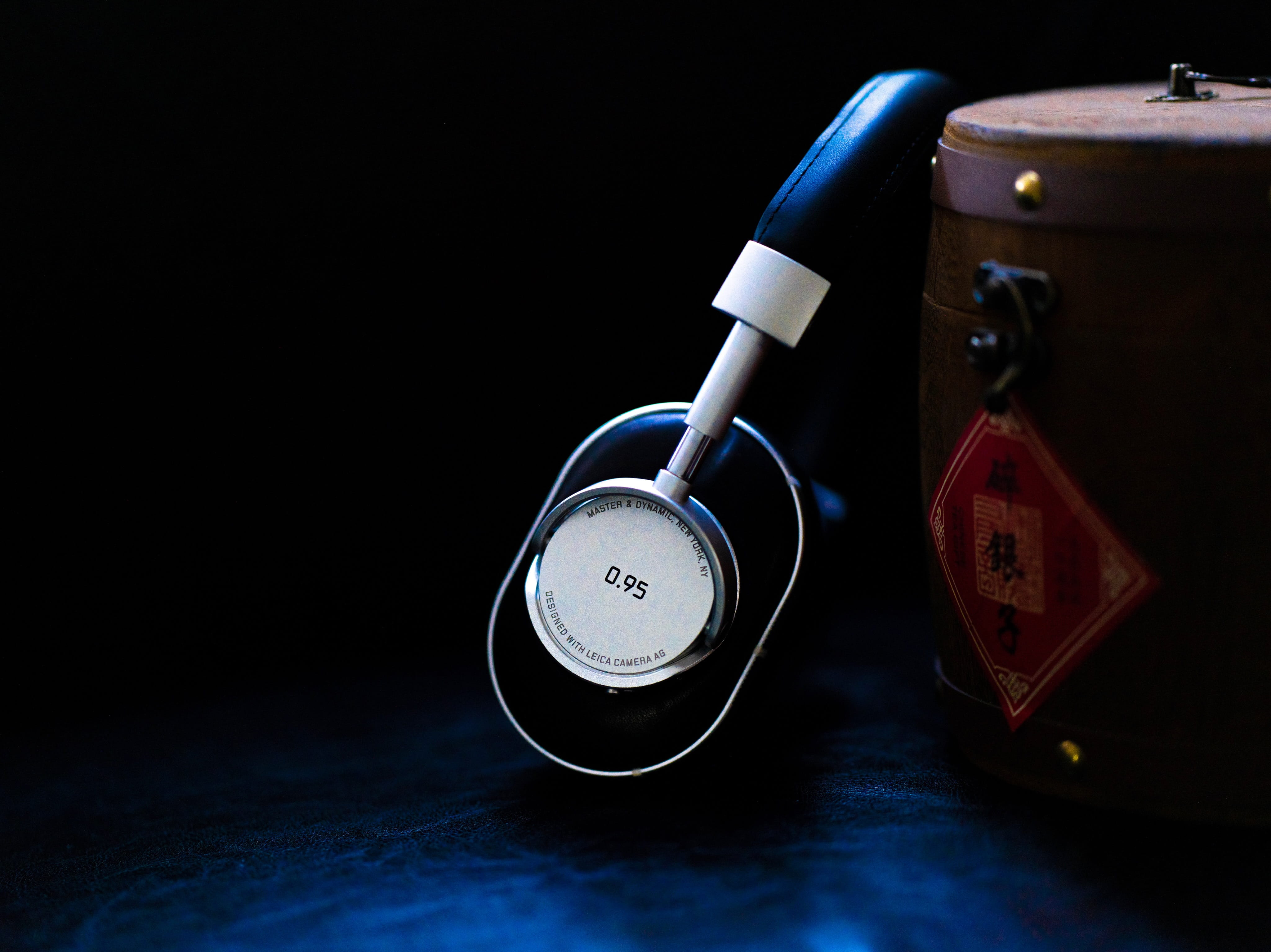 communication, technology, musical instrument, 4K, percussion, two objects, blue, liquor, bongo, beer, timer, stout, close-up, no people, shaker, beverage, HD Wallpaper