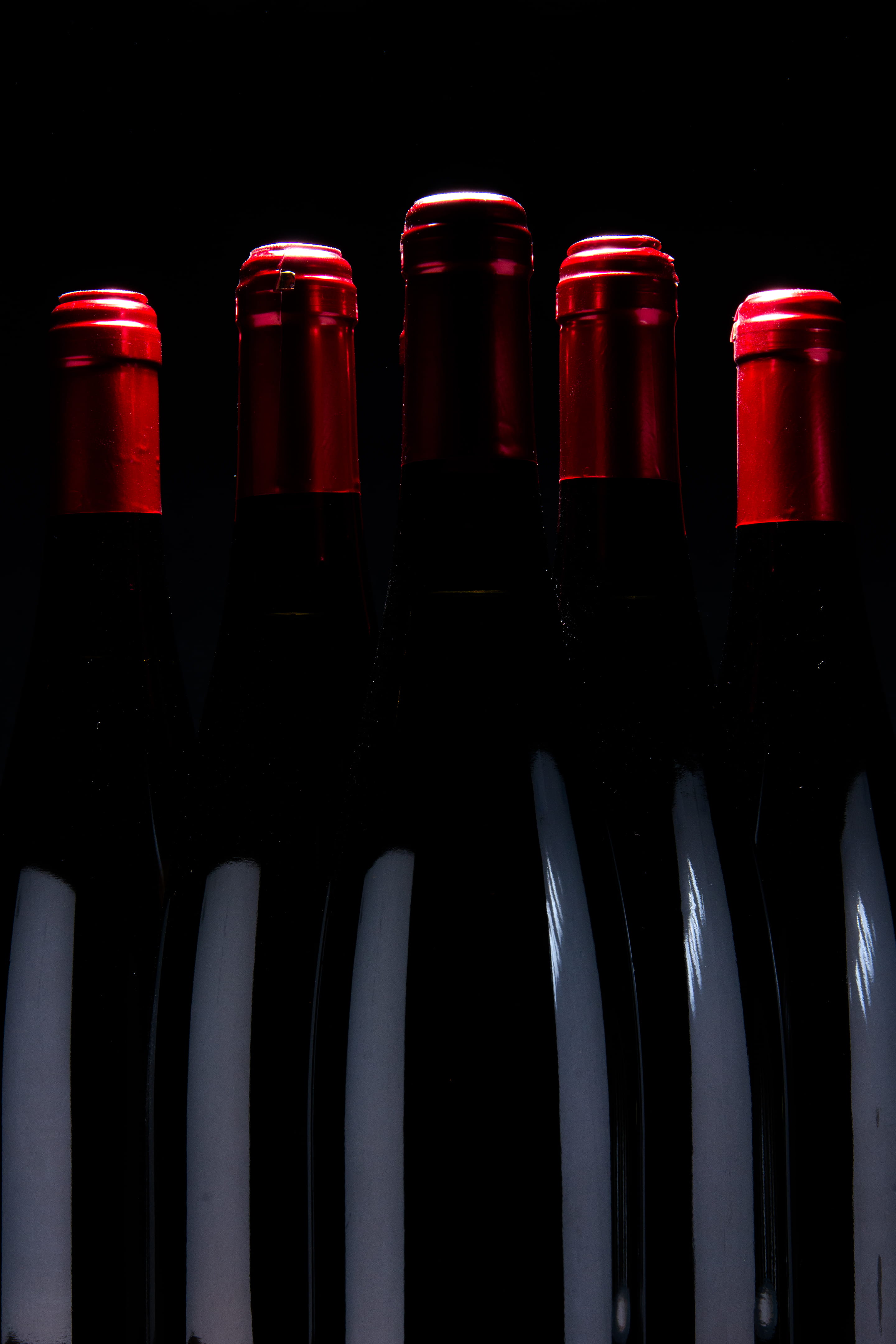 glass, no people, indoors, food and drink, order, liquor, brick, stout, container, five, refreshment, bottle, bottles, red, beer bottle, advertisement, Phone HD Wallpaper