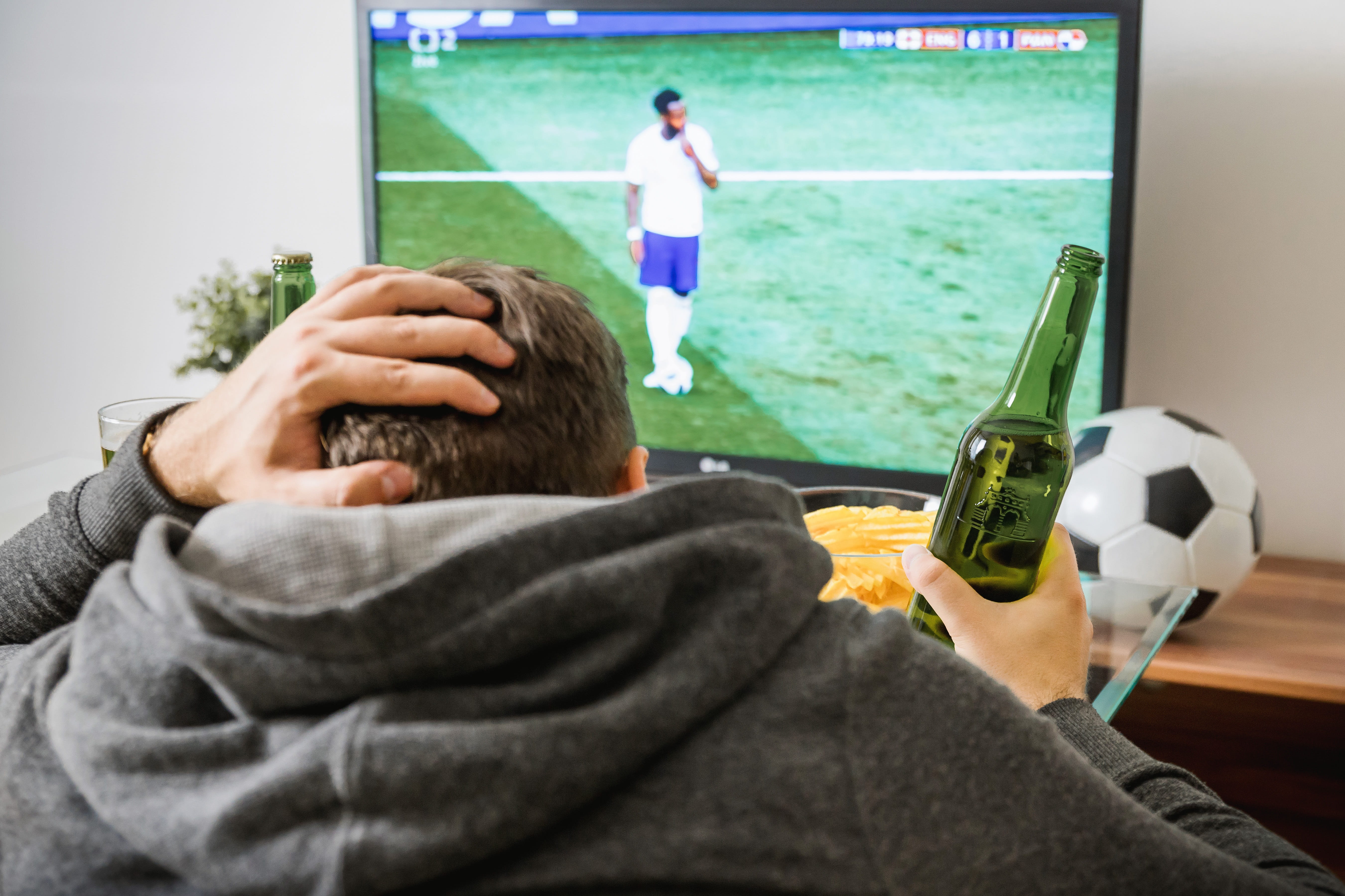 5K, funny, television, sport, ball, alcohol, match, games, soccer ball, football, watching, boy, beer, adult, happy, fun, enjoy, sports equipment, home interior, HD Wallpaper
