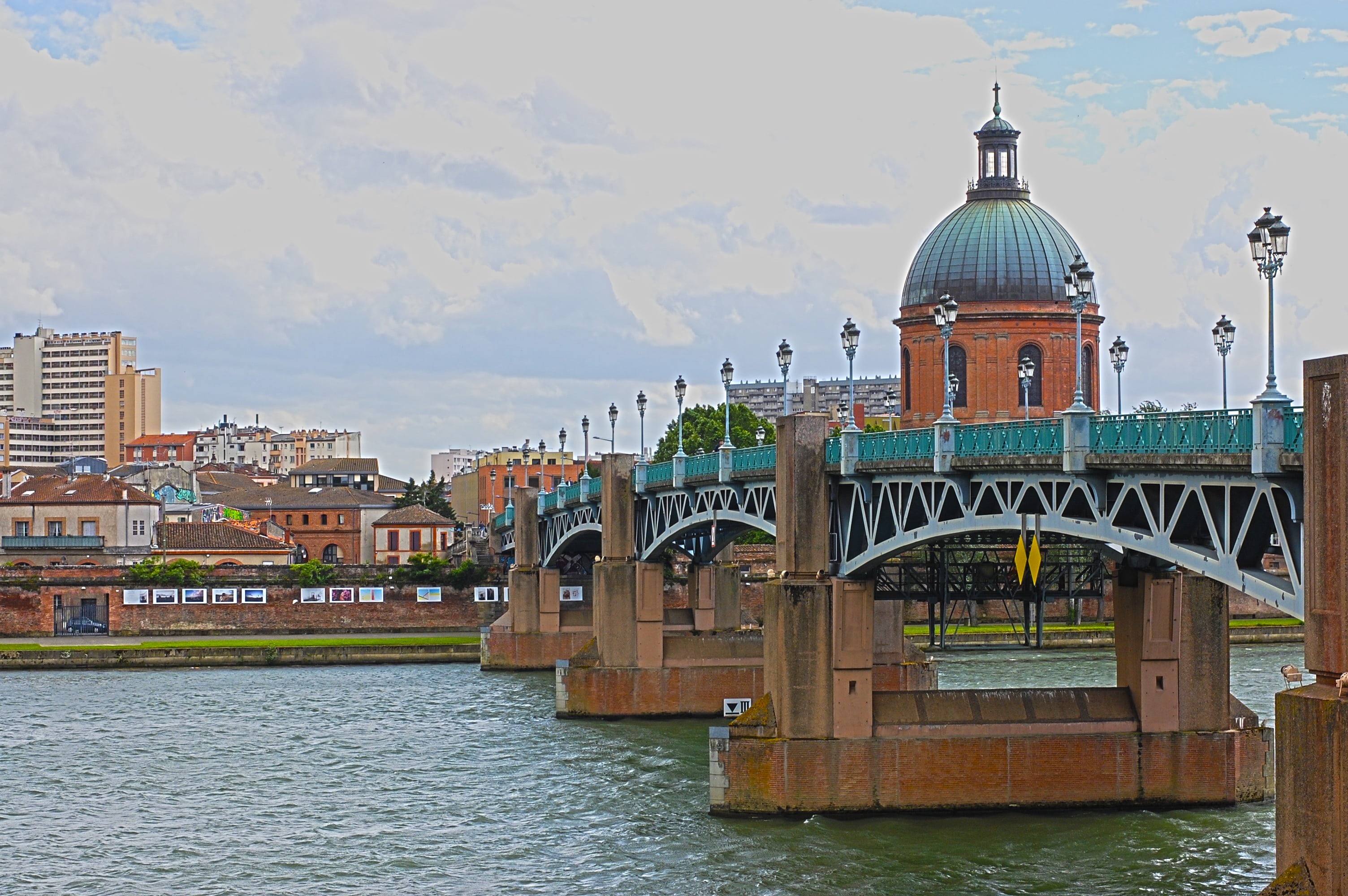 building exterior, france, bridge, arch bridge, dome, sky, river, architecture, toulouse, cloudy, cityscape, built structure, 2K, connection, waterfront, HD Wallpaper