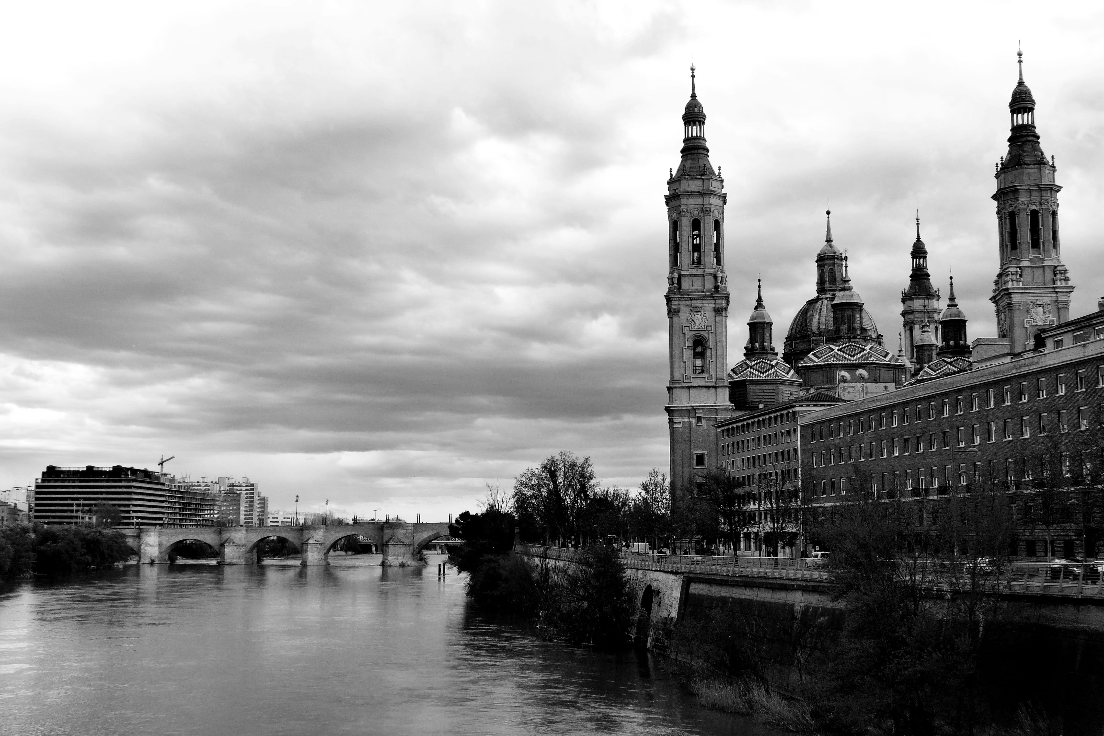 Saragossa, bridge - man made structure, arch bridge, building exterior, building, history, tourism, spire, nature, architecture, built structure, connection, HD Wallpaper