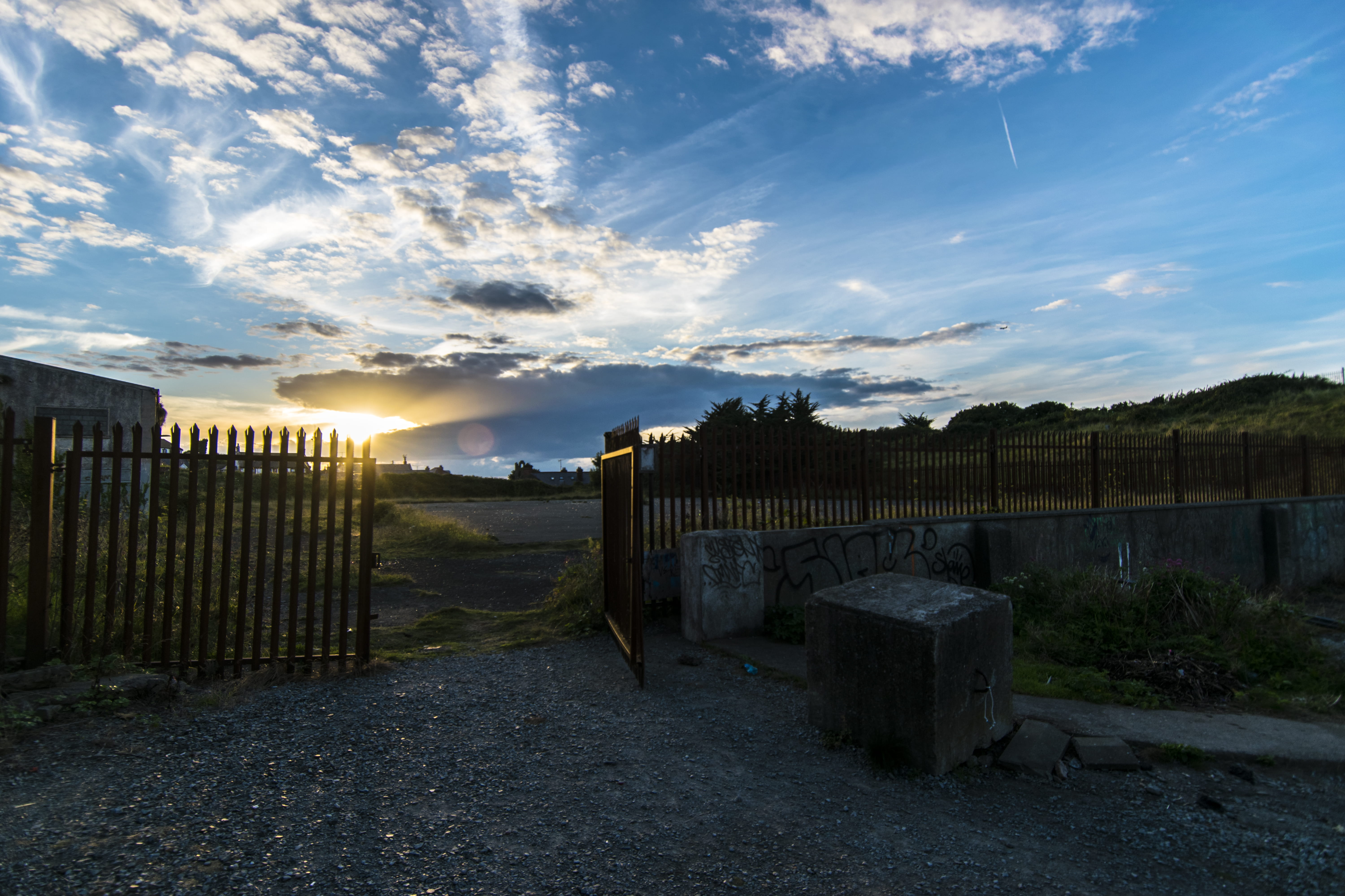 howth, sunlight, field, cloud - sky, fence, 5K, limit, lens flare, no people, land, nature, sunset, barrier, plant, architecture, tranquil scene, sky, HD Wallpaper