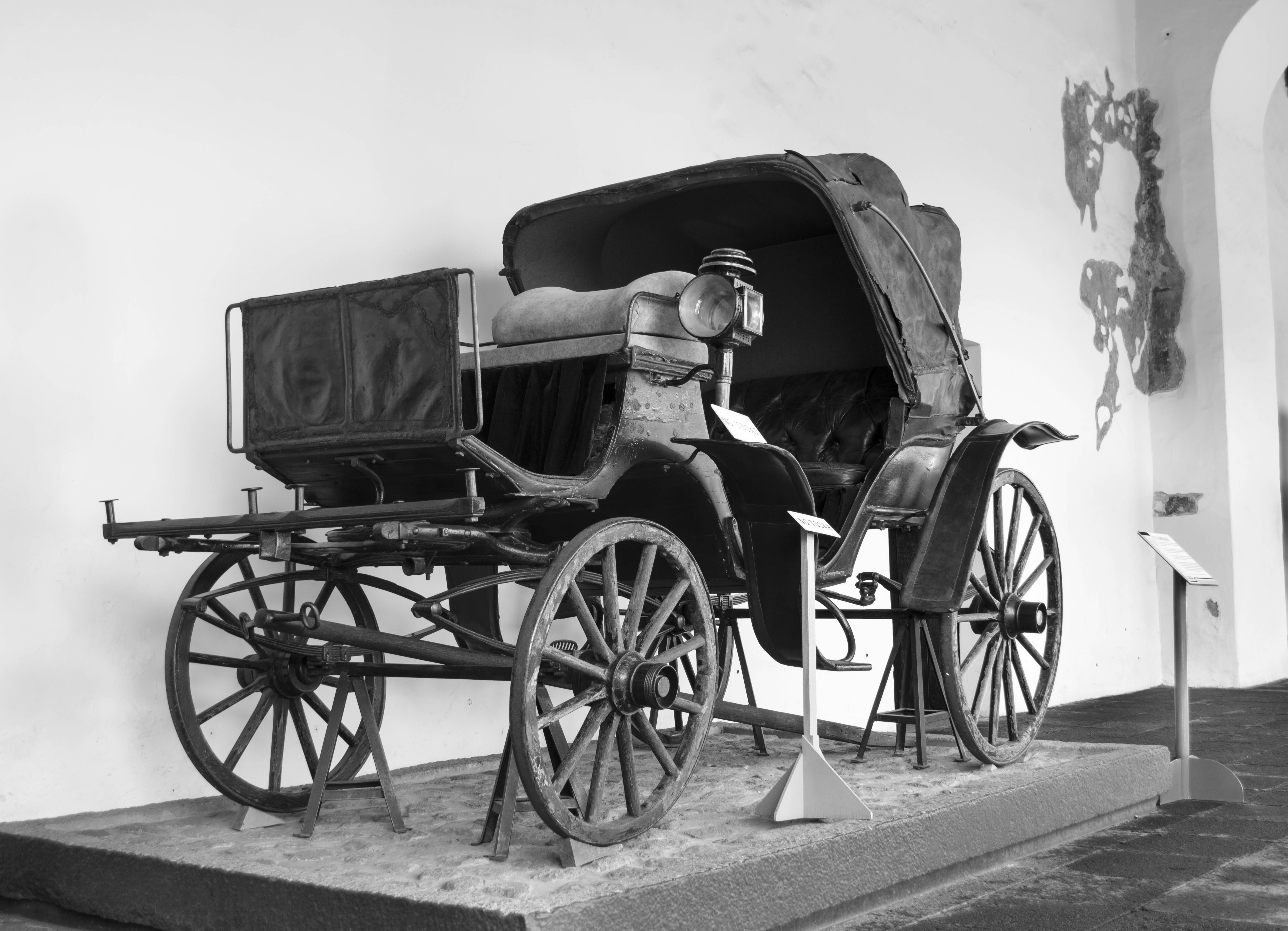 wood, history, old, stationary, outdoors, horse cart, architecture, full length, medical equipment, rural, physical Impairment, wheel, vehicle, road, transport, HD Wallpaper