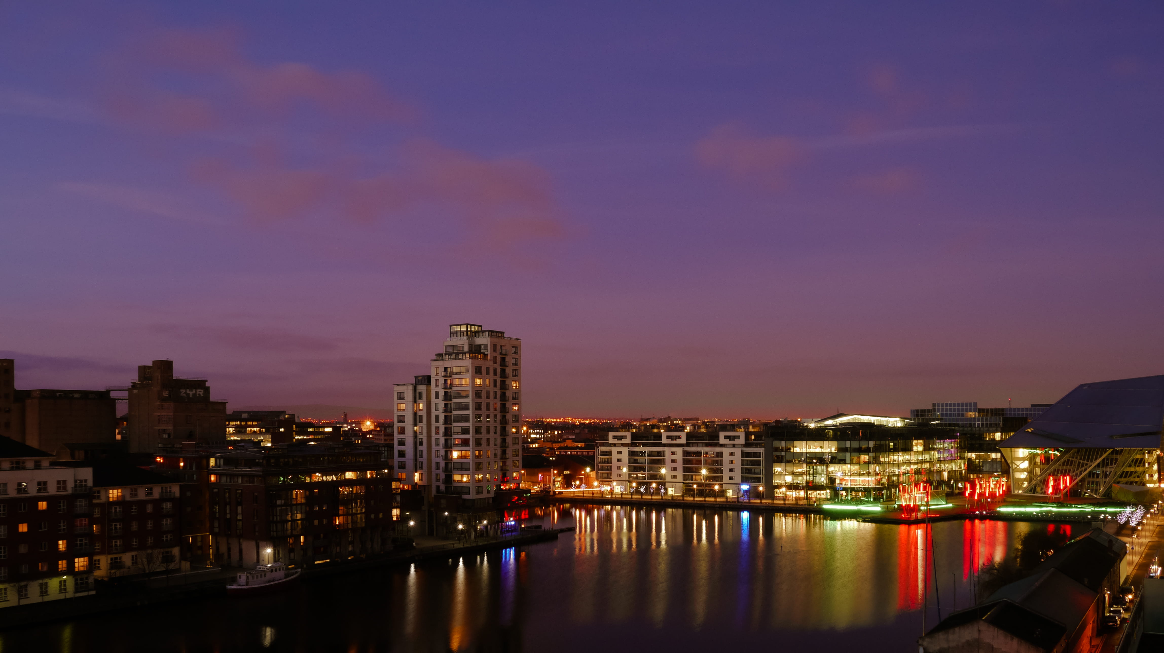 city, 4K, transportation, dusk, night, skyscraper, office building exterior, purple, water, built structure, landscape, architecture, modern, river, reflection, HD Wallpaper