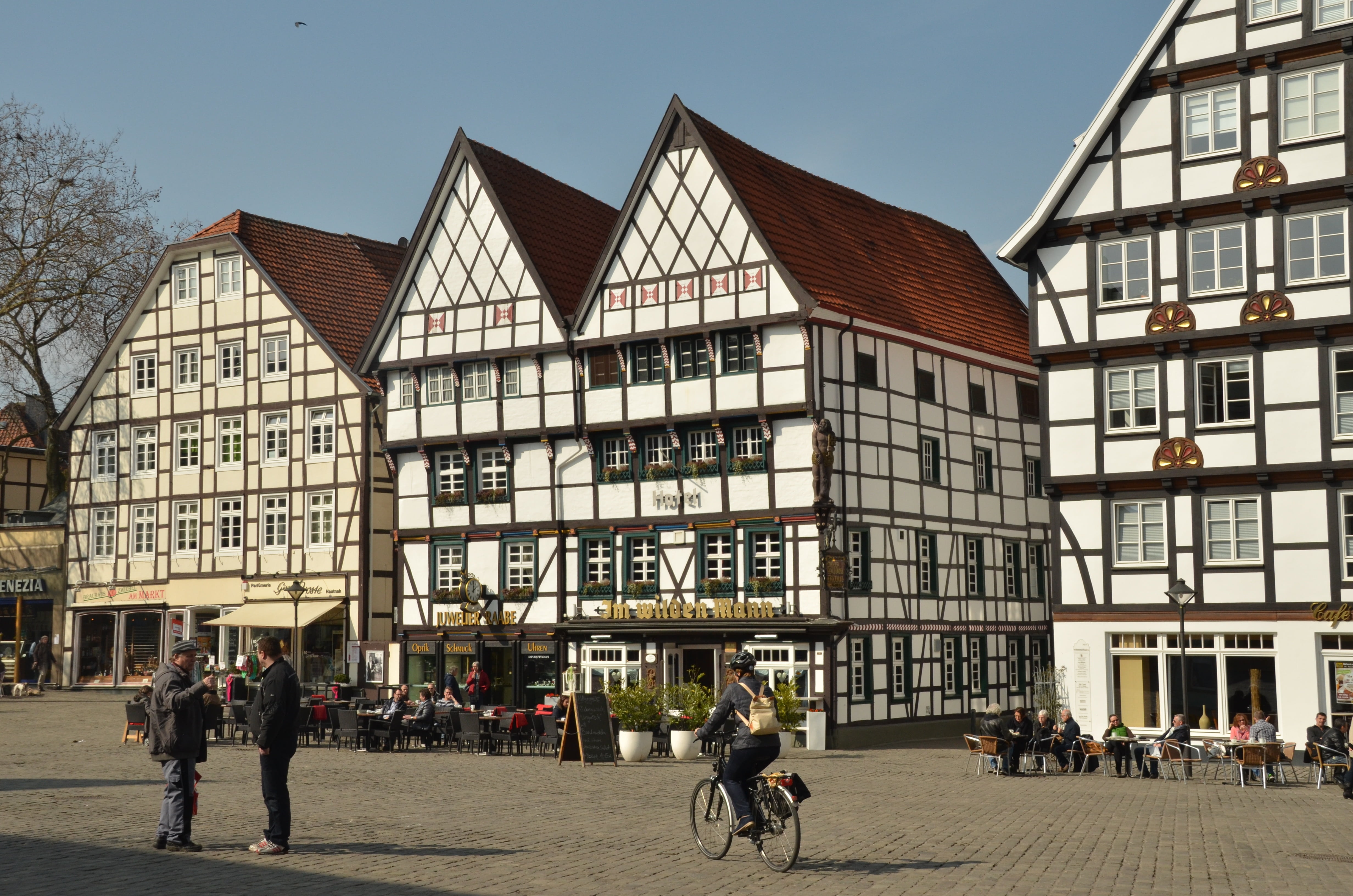 building, germany, sun, architecture, real people, history, men, half-timbered house, 4K, timber-framed, soest, day, group of people, bicycle, outdoors, HD Wallpaper