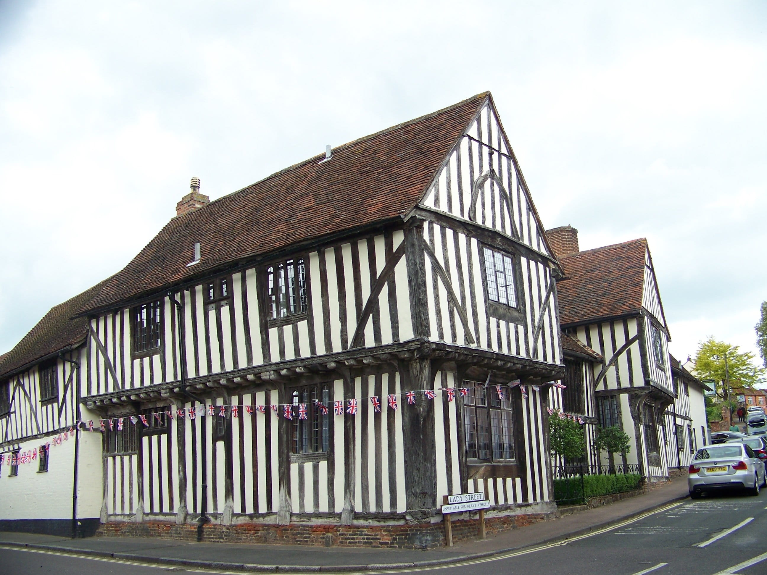 tudor, 2K, construction, house, exterior, day, motor vehicle, wooden, historical, traditional, nature, ancient, village, car, old, plant, building exterior, HD Wallpaper