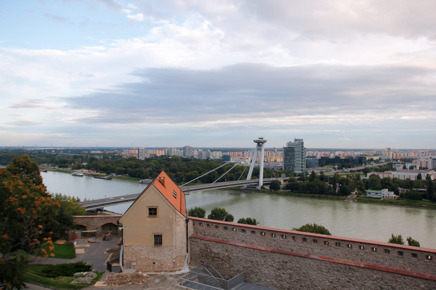 connection, historical, 720P, travel, sky, slovak, old, bridge - man made structure, bratislava, landmark, river, center, day, europe, town, water, building, HD Wallpaper