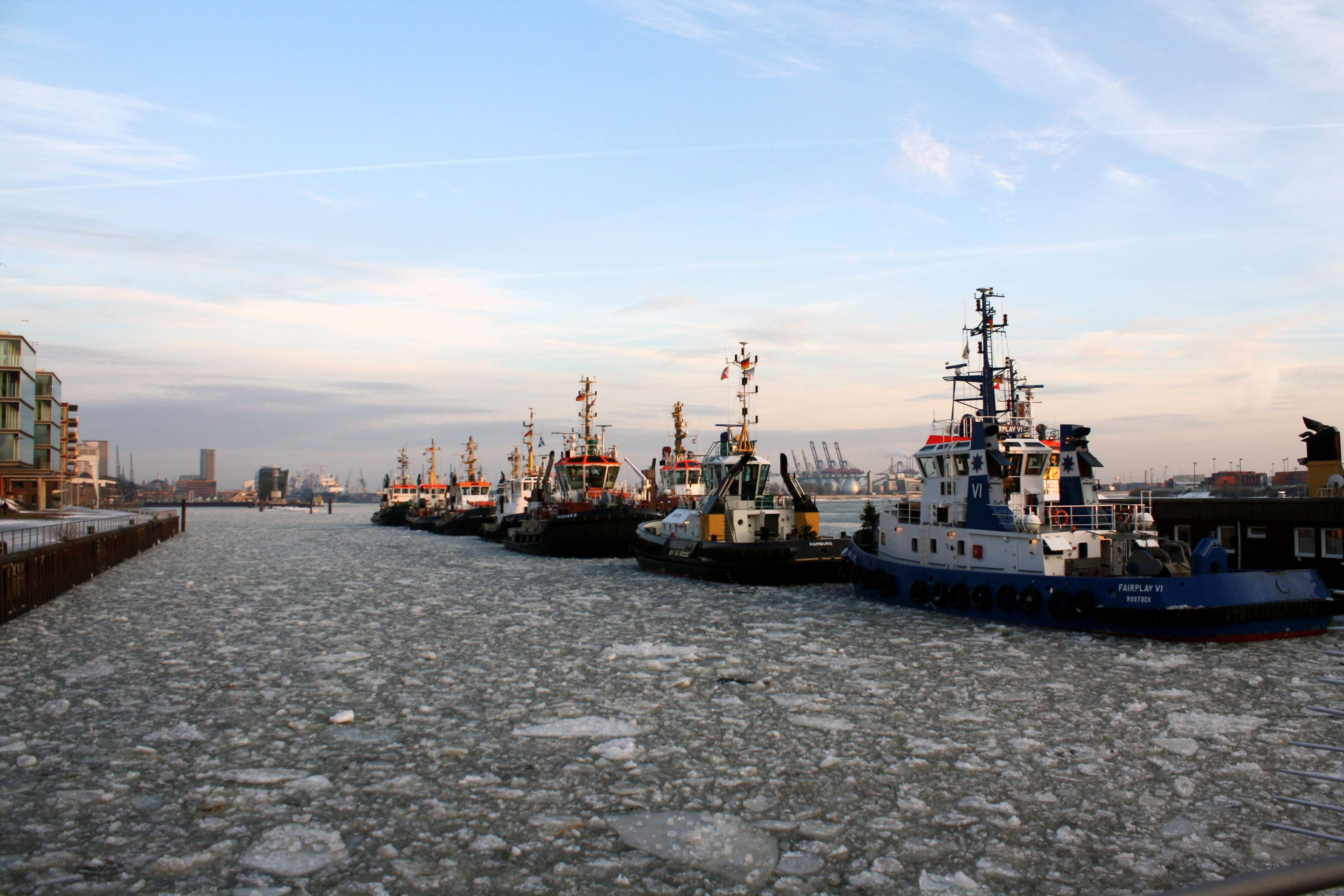 no people, port motifs, business, 4K, nature, bugsier, port, building exterior, harbor, city, cloud - sky, ships, water, tug, commercial dock, built structure, HD Wallpaper