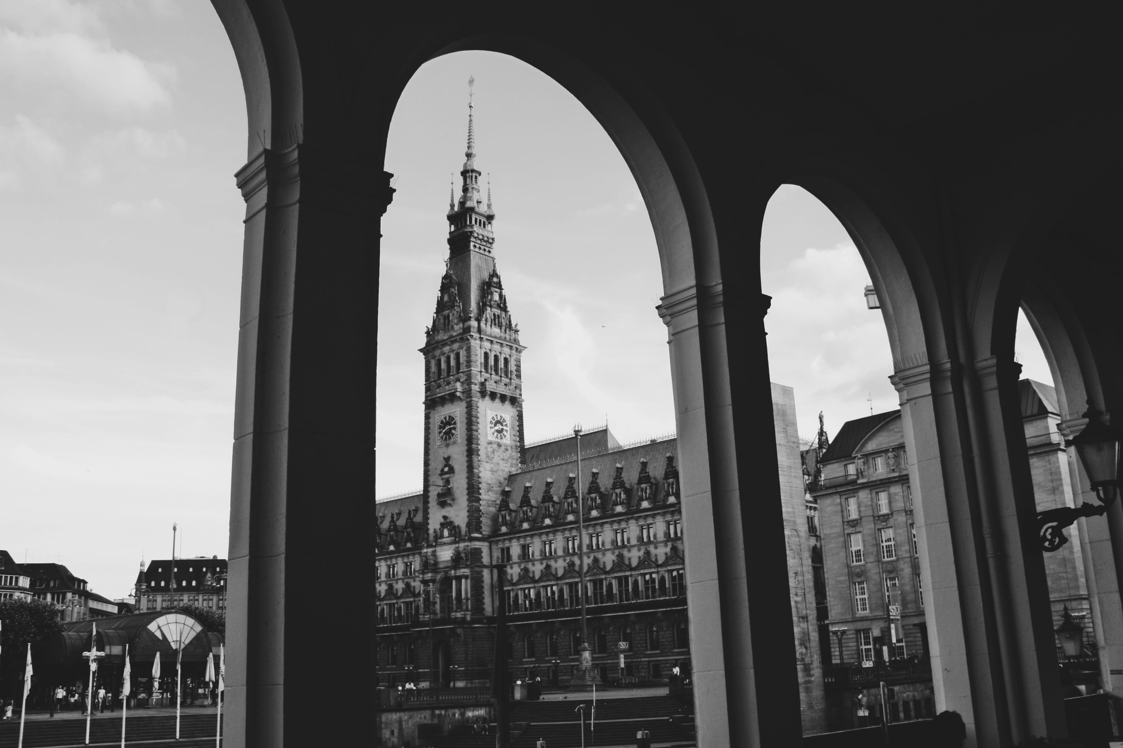 low angle view, travel destinations, city, hanseatic city of hamburg, spirituality, the past, black and white photography, place of worship, building exterior, HD Wallpaper