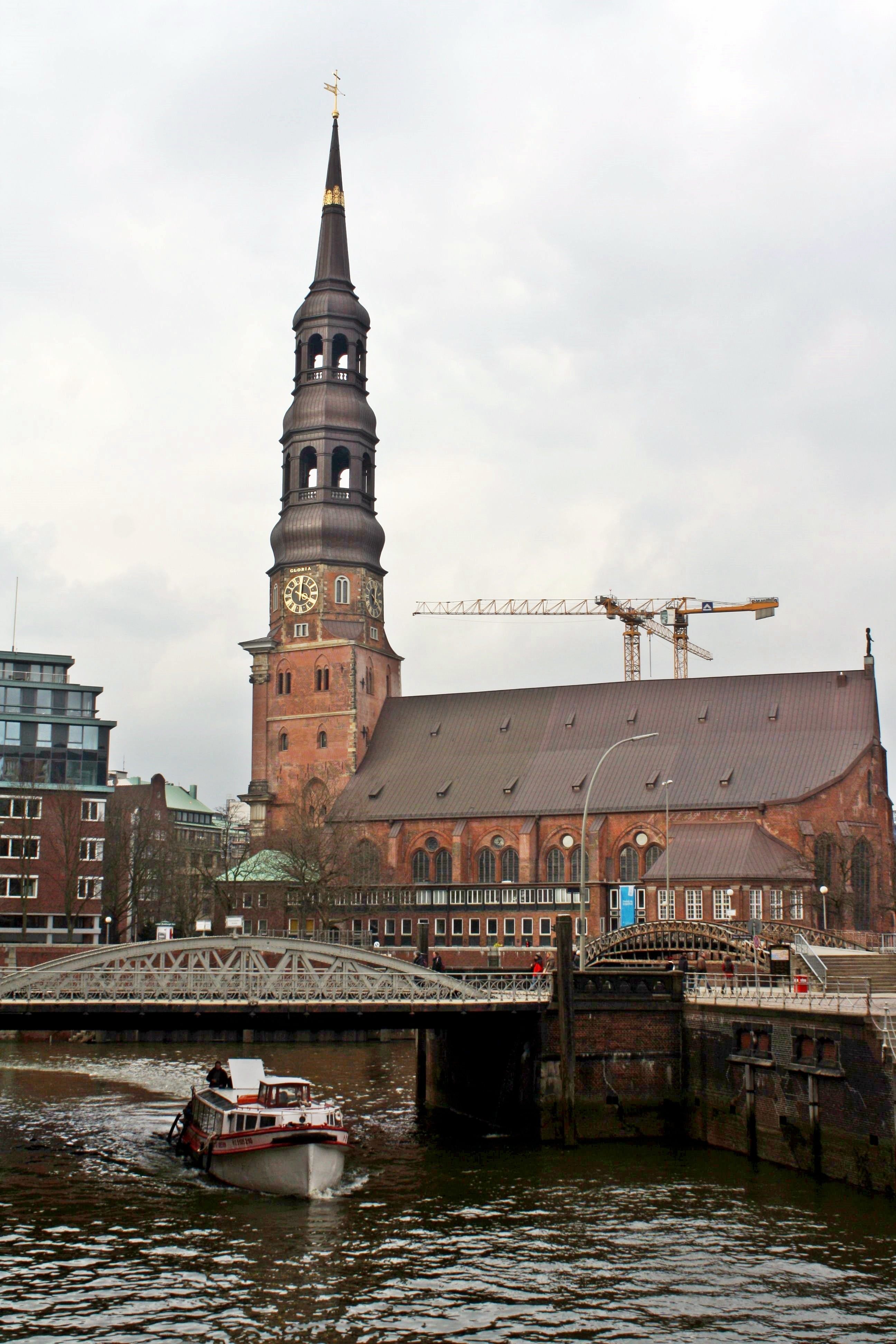 rainy weather, nostalgia, passenger craft, built structure, 4K, fleet, building, nature, spire, tower, building exterior, barge, water, architecture, outdoors, Phone HD Wallpaper