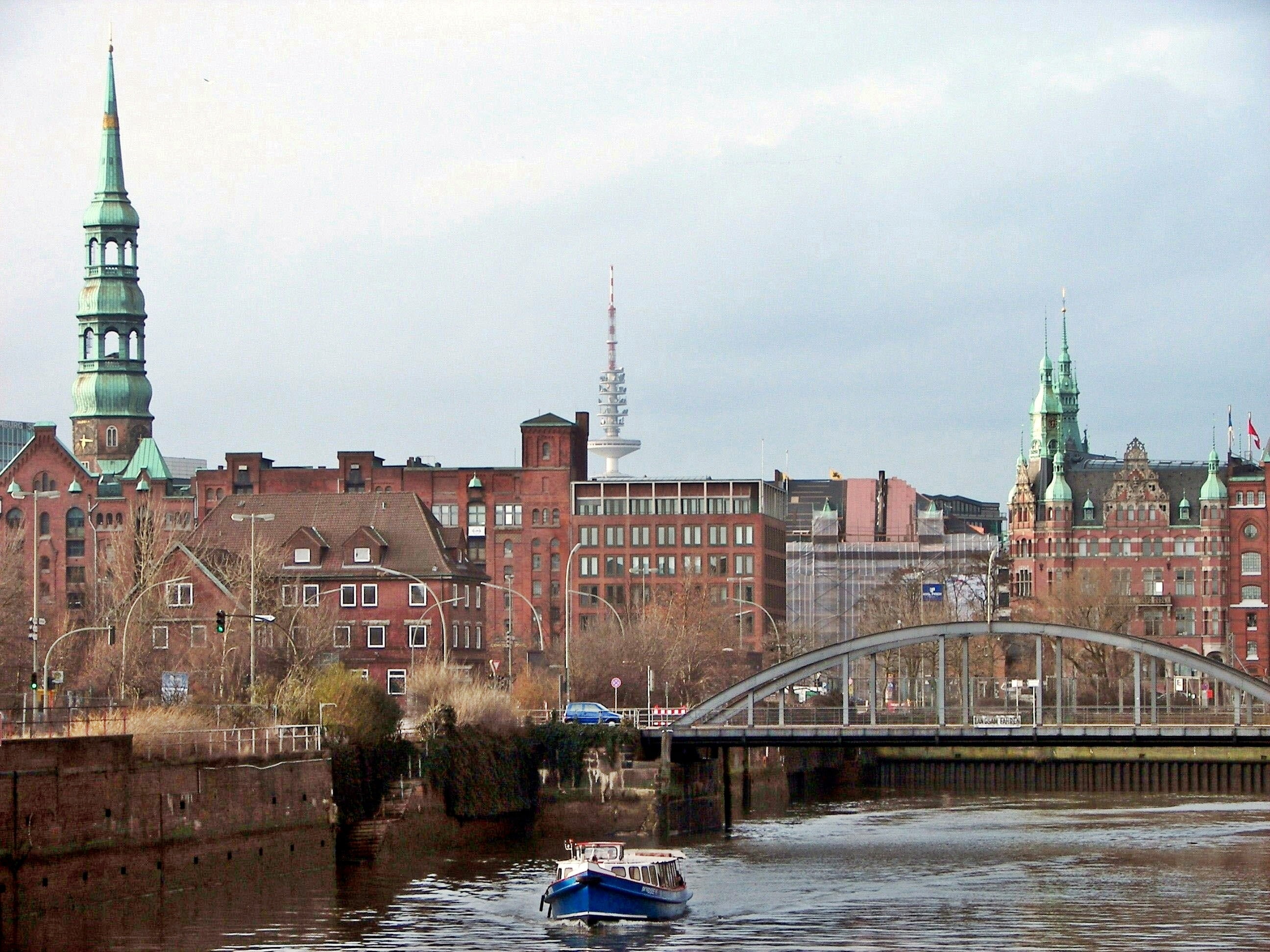 architecture, arch bridge, red clinker brick, city, travel destinations, mode of transportation, nautical vessel, hamburgensien, river, overseas bridge, HD Wallpaper