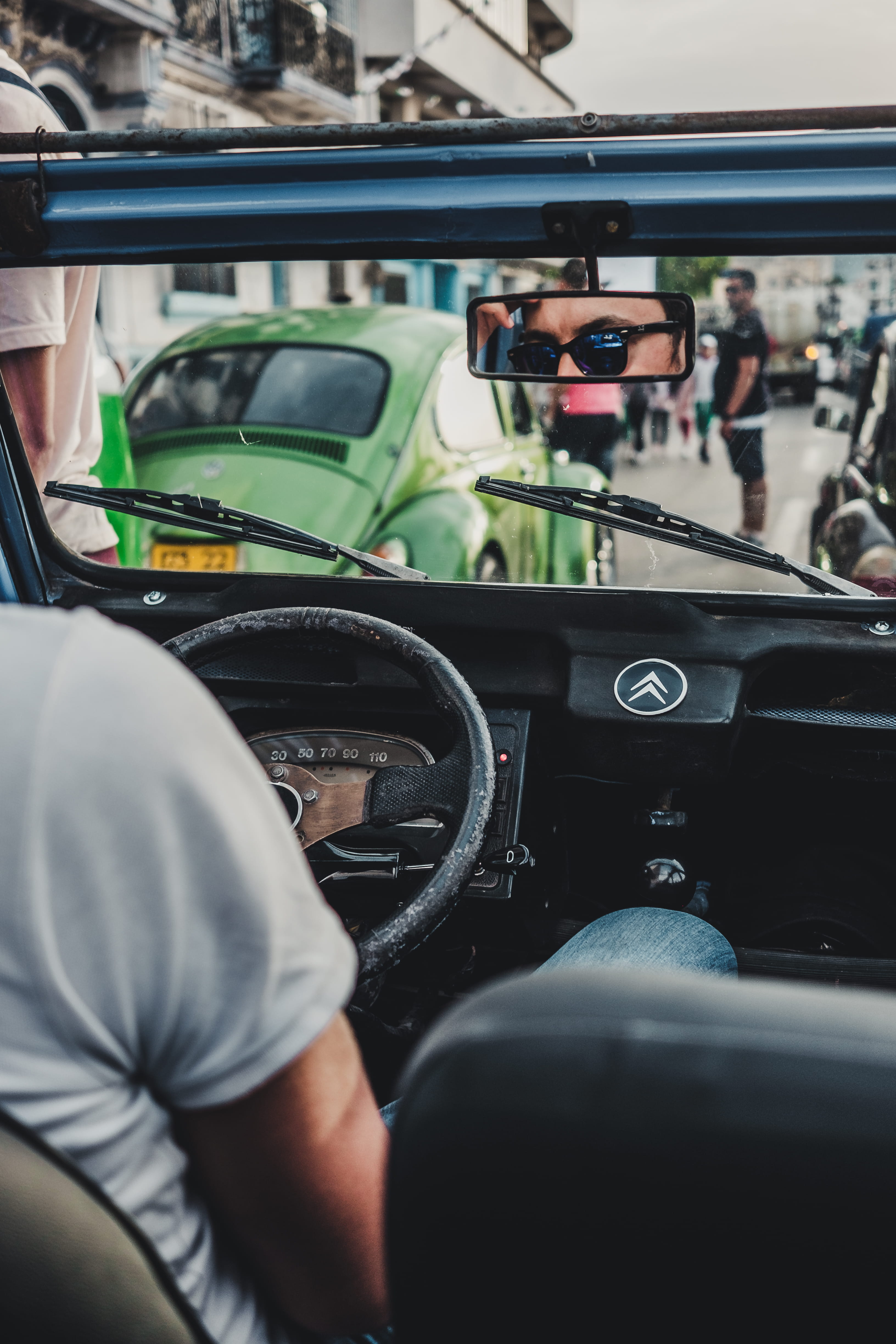 bokeh, adult, inside Of, men, vehicle Interior, street photography, reflection, steering Wheel, driving, portrait, street, looking, people, dashboard, mode of Transport, Phone HD Wallpaper
