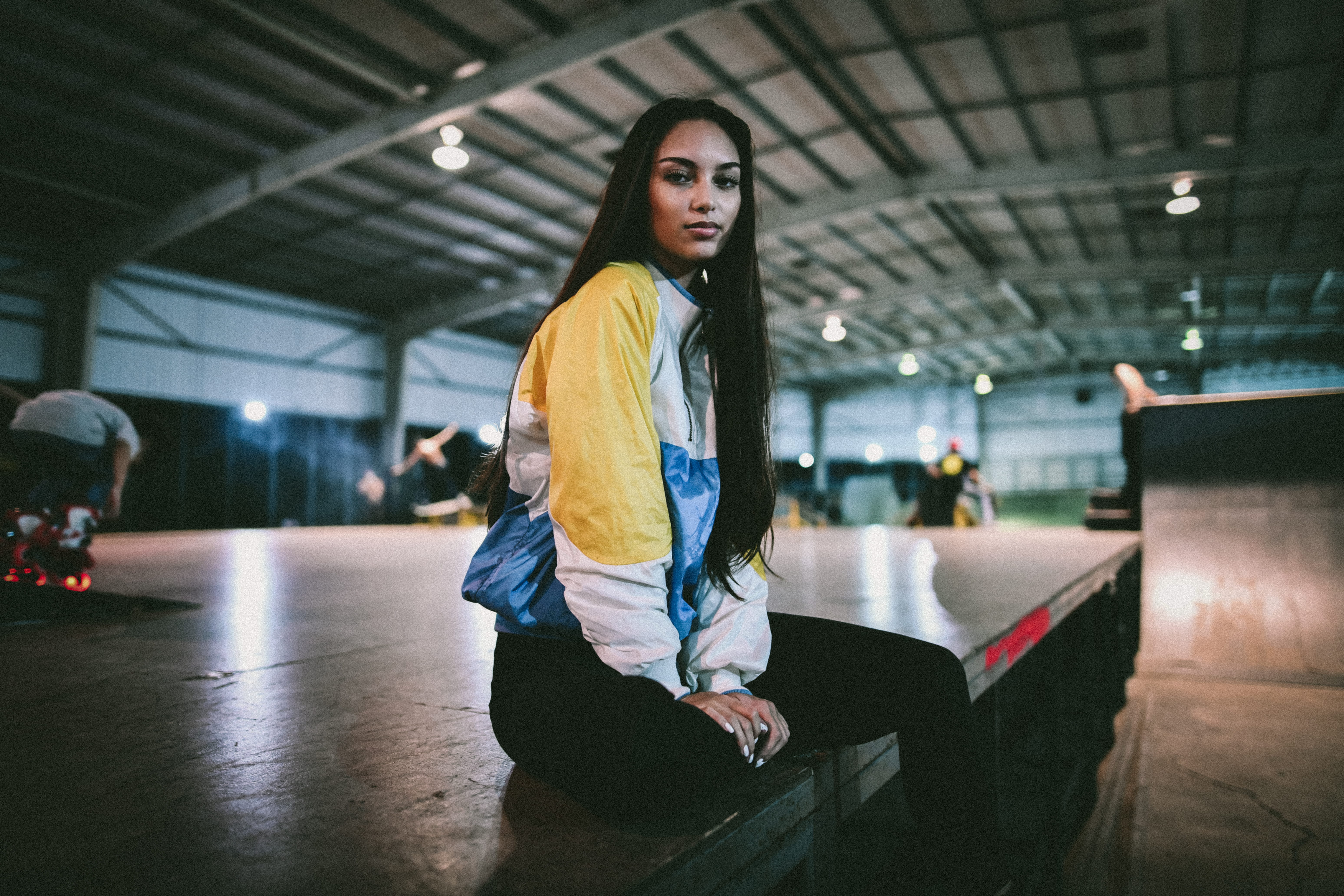 jacket, woman, real people, 1980s, white, transportation, female, young adult, women, black, 5K, one person, looking, gray, skatepark, portrait, love, HD Wallpaper